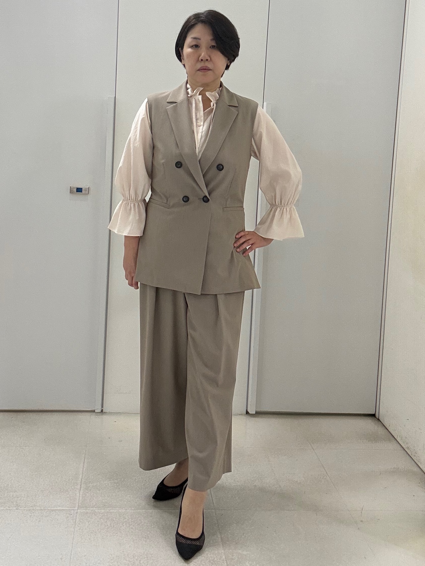 hIさんの「COUP DE CHANCE｜【手洗い可】ギャザーフリルブラウス」を使ったコーディネート