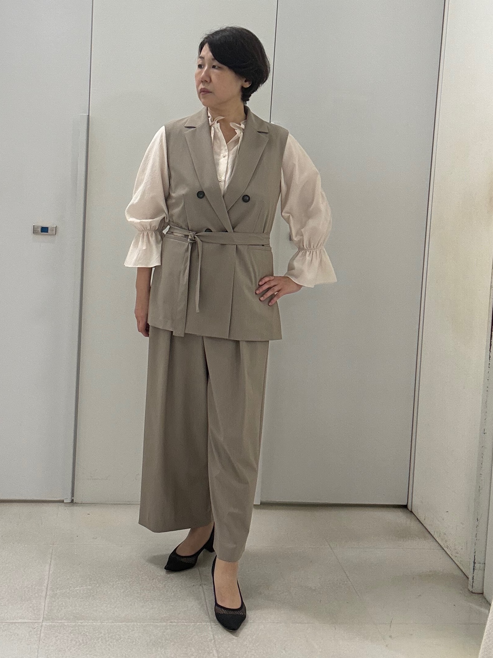 hIさんの「COUP DE CHANCE｜【手洗い可】ギャザーフリルブラウス」を使ったコーディネート