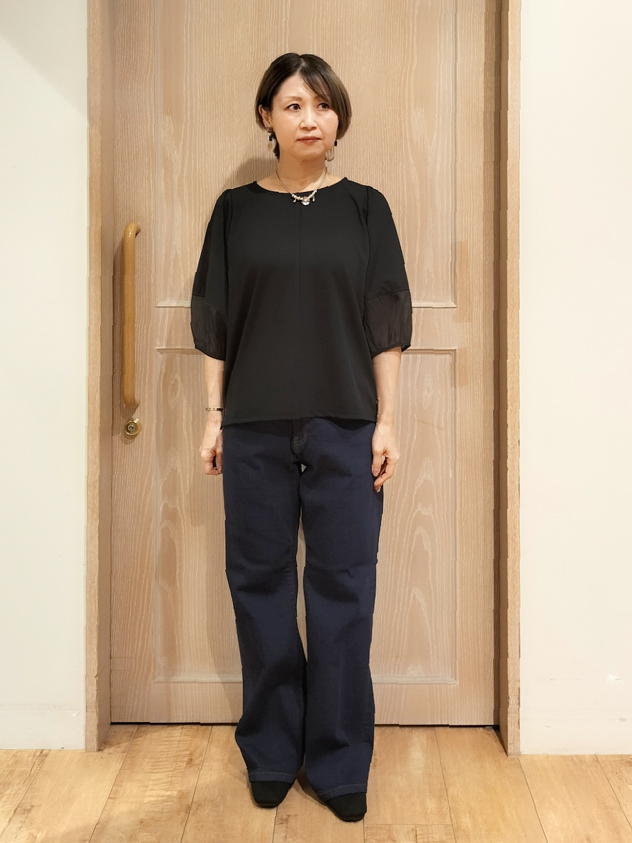 YUKIさんの「SHOO･LA･RUE｜【洗濯機可/S-LL】 大人のシアー感 お袖切り替えラウンドネックトップス」を使ったコーディネート