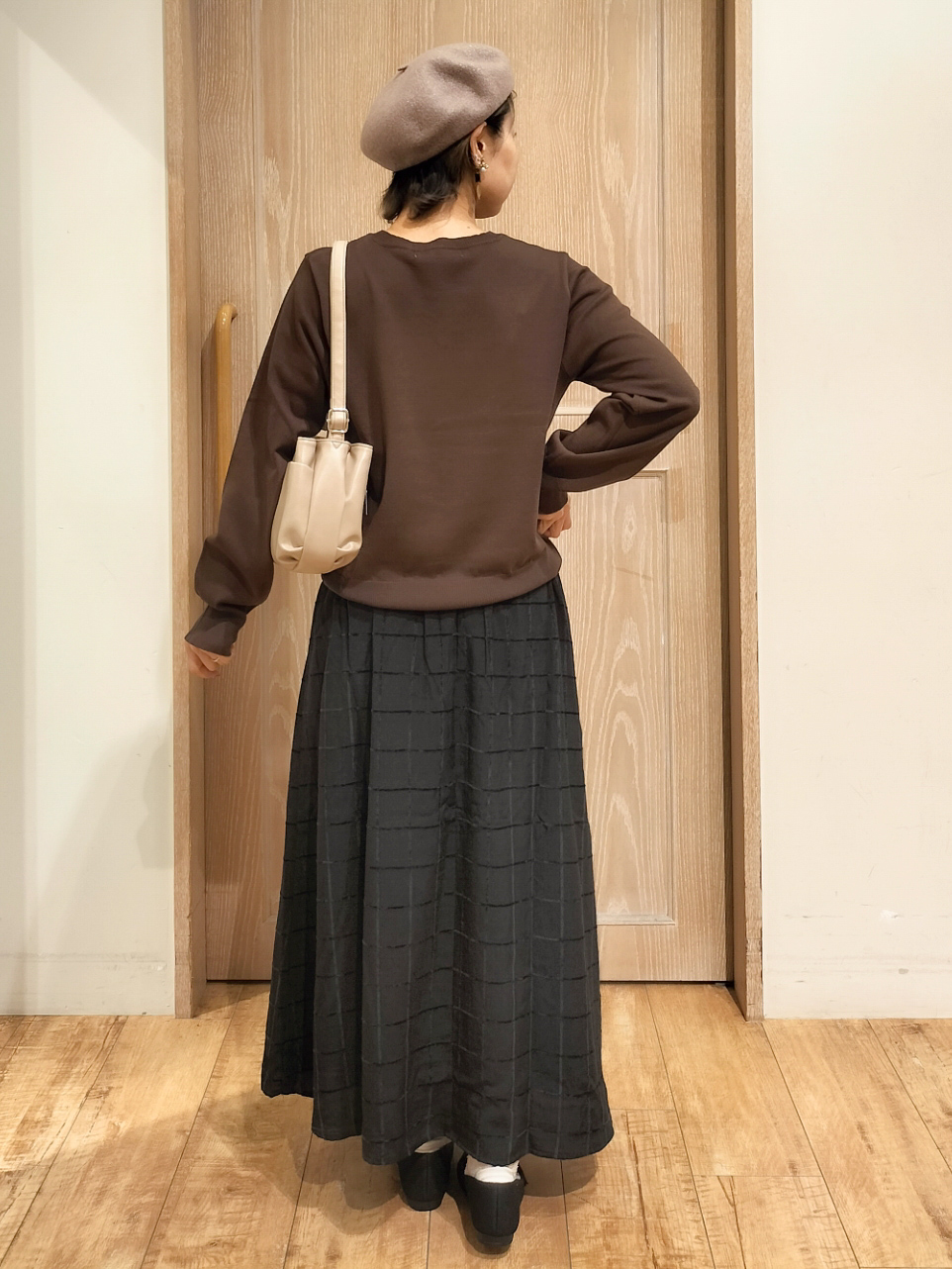 YUKIさんの「SHOO･LA･RUE｜【S-LL/洗濯機可】フロントが目を引く 大人レースカーディガン」を使ったコーディネート
