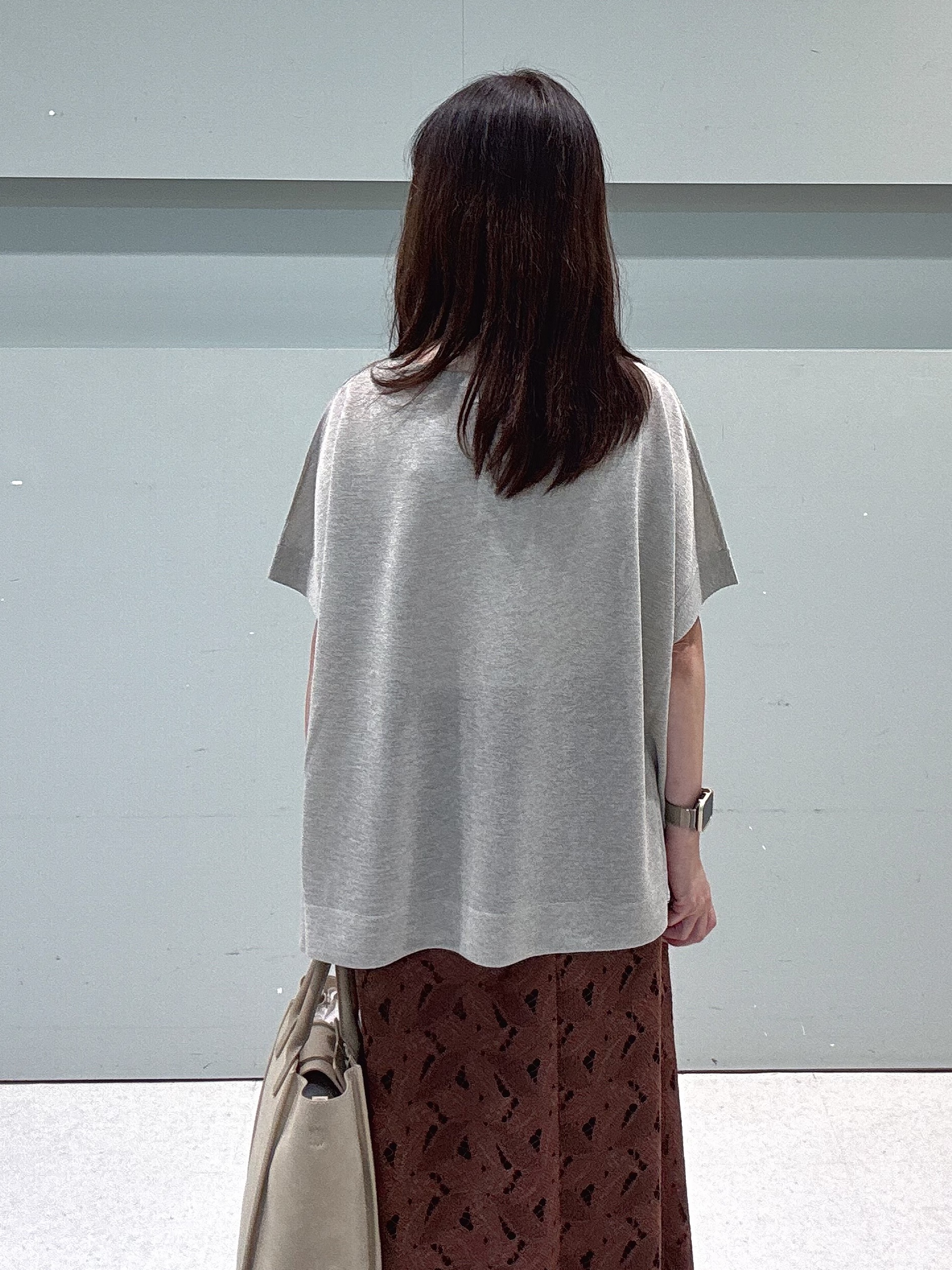 makiさんの「UNTITLED｜【アンサンブル可/品のある透け感】Tシャツ風ニットトップス」を使ったコーディネート