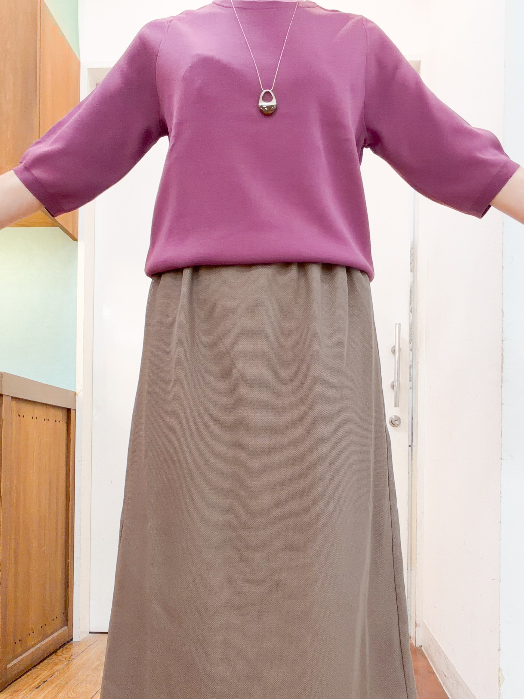 みぃさんの「SHOO･LA･RUE｜【ガンガン洗える/ひんやり/UV/毛玉になりにくい】二の腕見せない 5分袖ニット」を使ったコーディネート