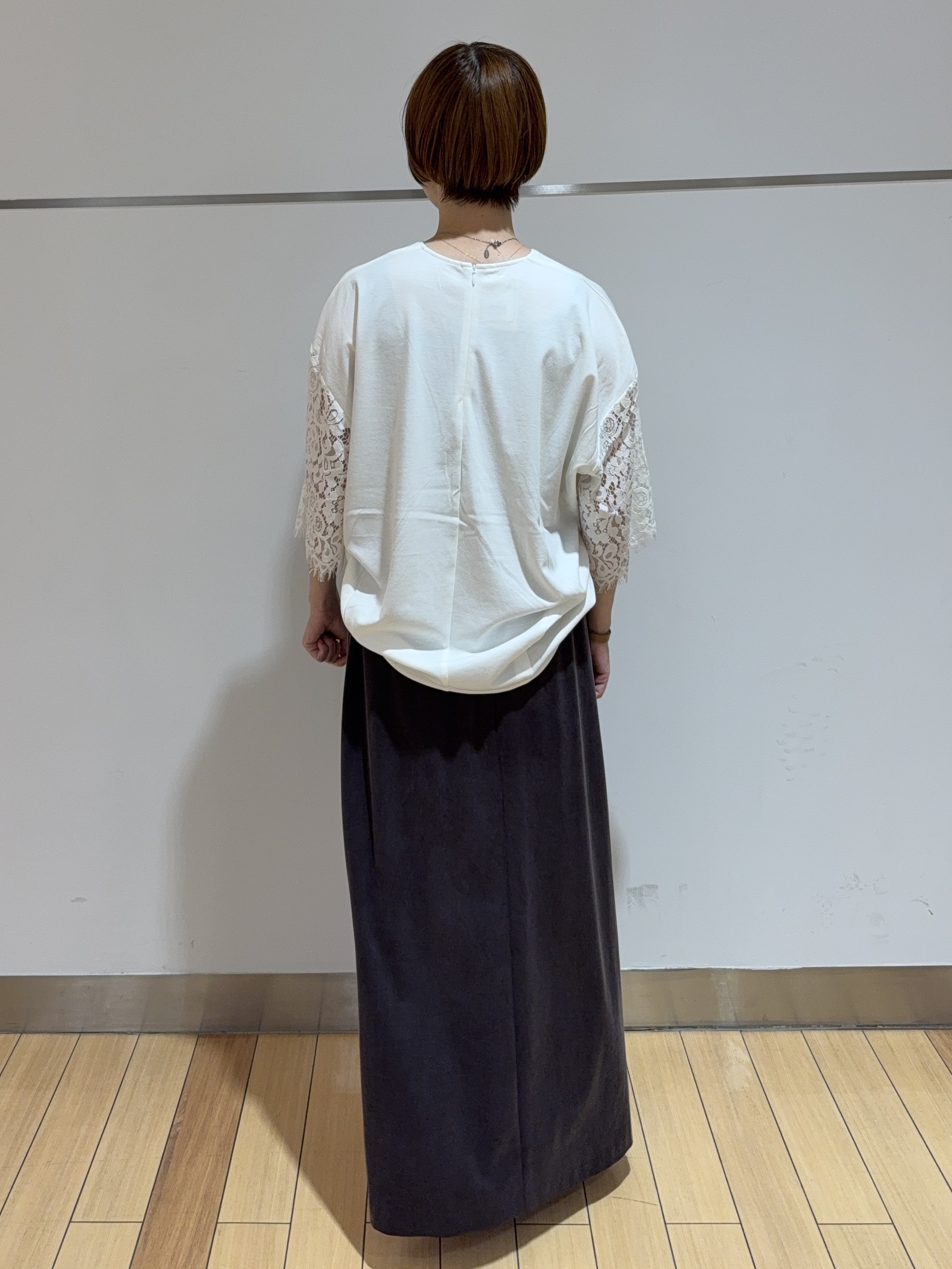 あやさんの「UNTITLED｜【秋映え/甘めTシャツ】袖レースプルオーバー」を使ったコーディネート