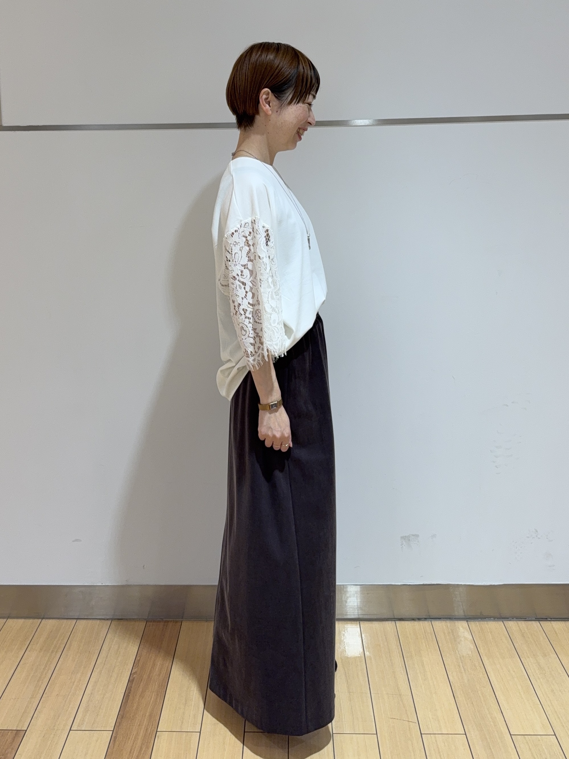 あやさんの「UNTITLED｜【秋映え/甘めTシャツ】袖レースプルオーバー」を使ったコーディネート