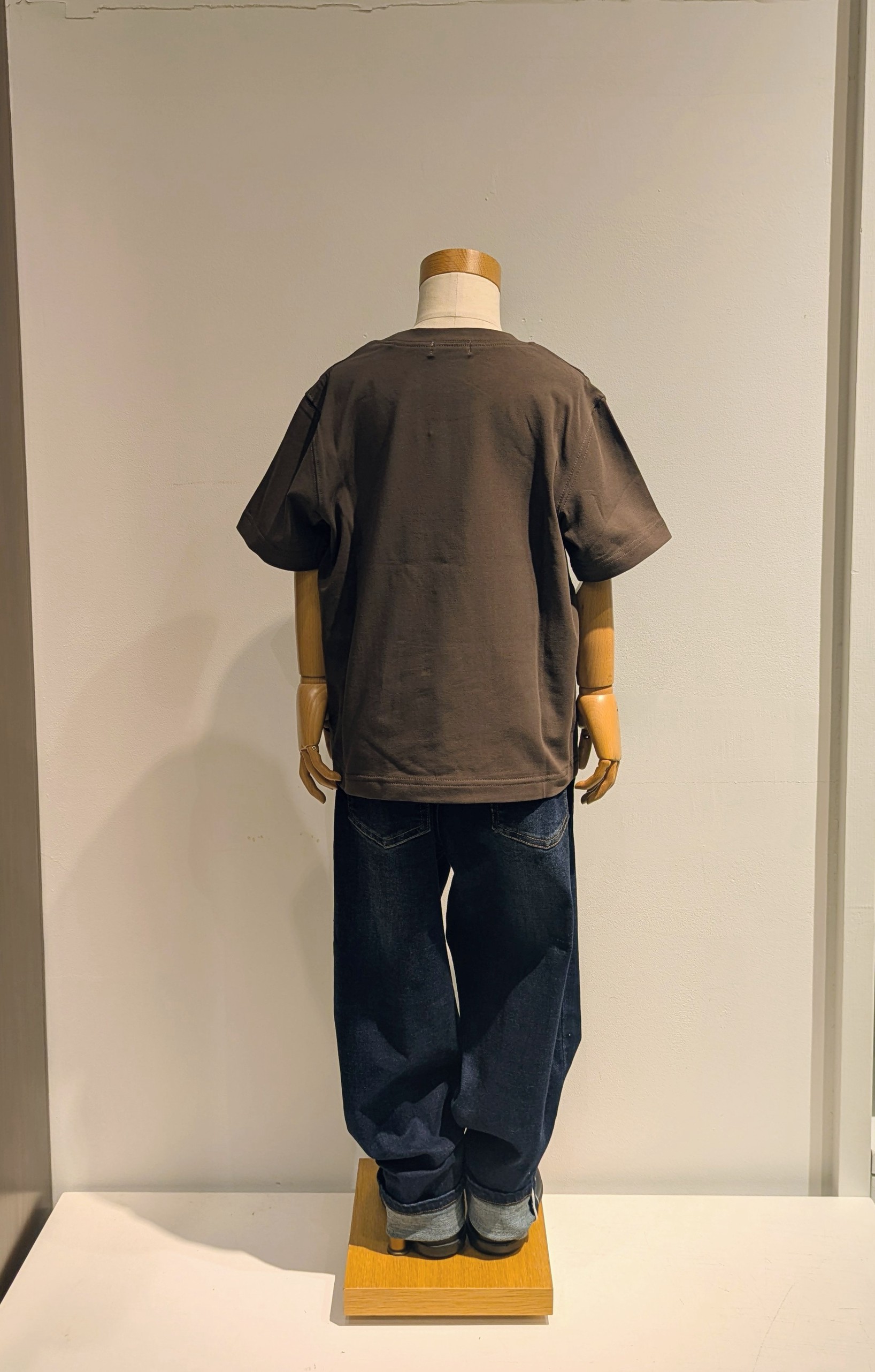 Yoshidaさんの「Dessin｜グラフィックデザインTシャツ」を使ったコーディネート