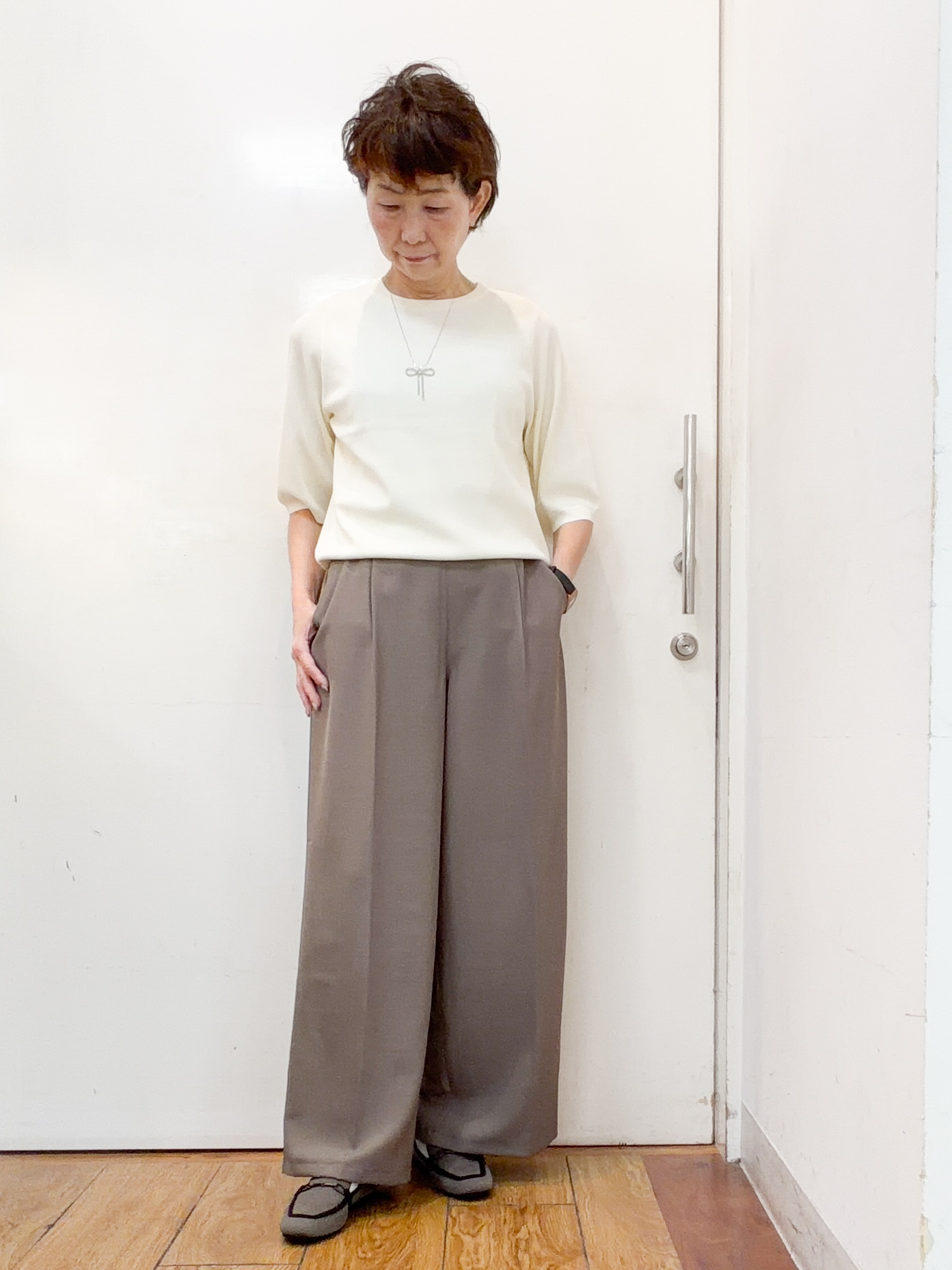 みぃさんの「SHOO･LA･RUE｜【ガンガン洗える/ひんやり/UV/毛玉になりにくい】二の腕見せない 5分袖ニット」を使ったコーディネート