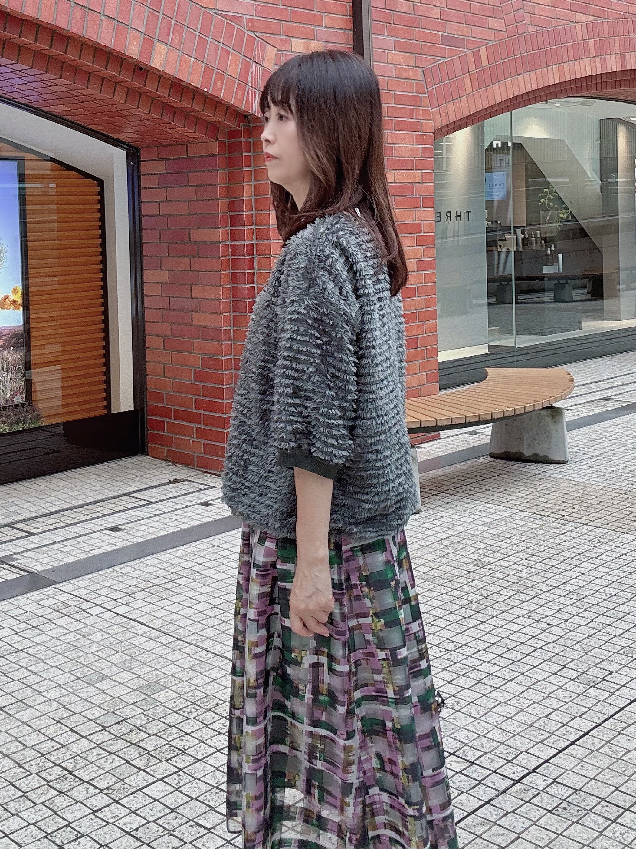 makiさんの「UNTITLED｜【秋映え/体型カバー】フェザージャガードプルオーバー」を使ったコーディネート