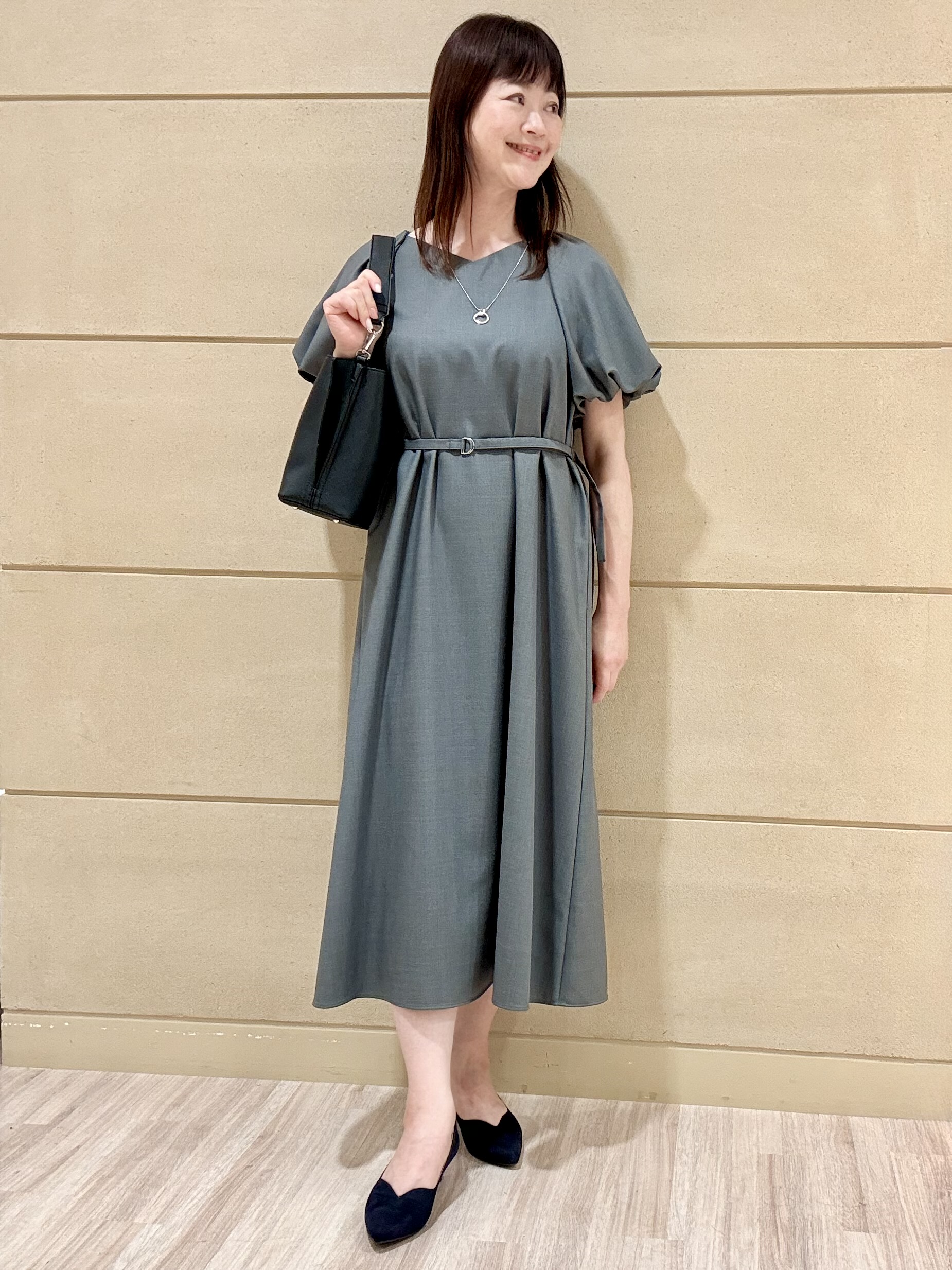 Marさんの「Reflect｜【UVカット／手洗い可】パフスリーブ Vネックワンピース」を使ったコーディネート