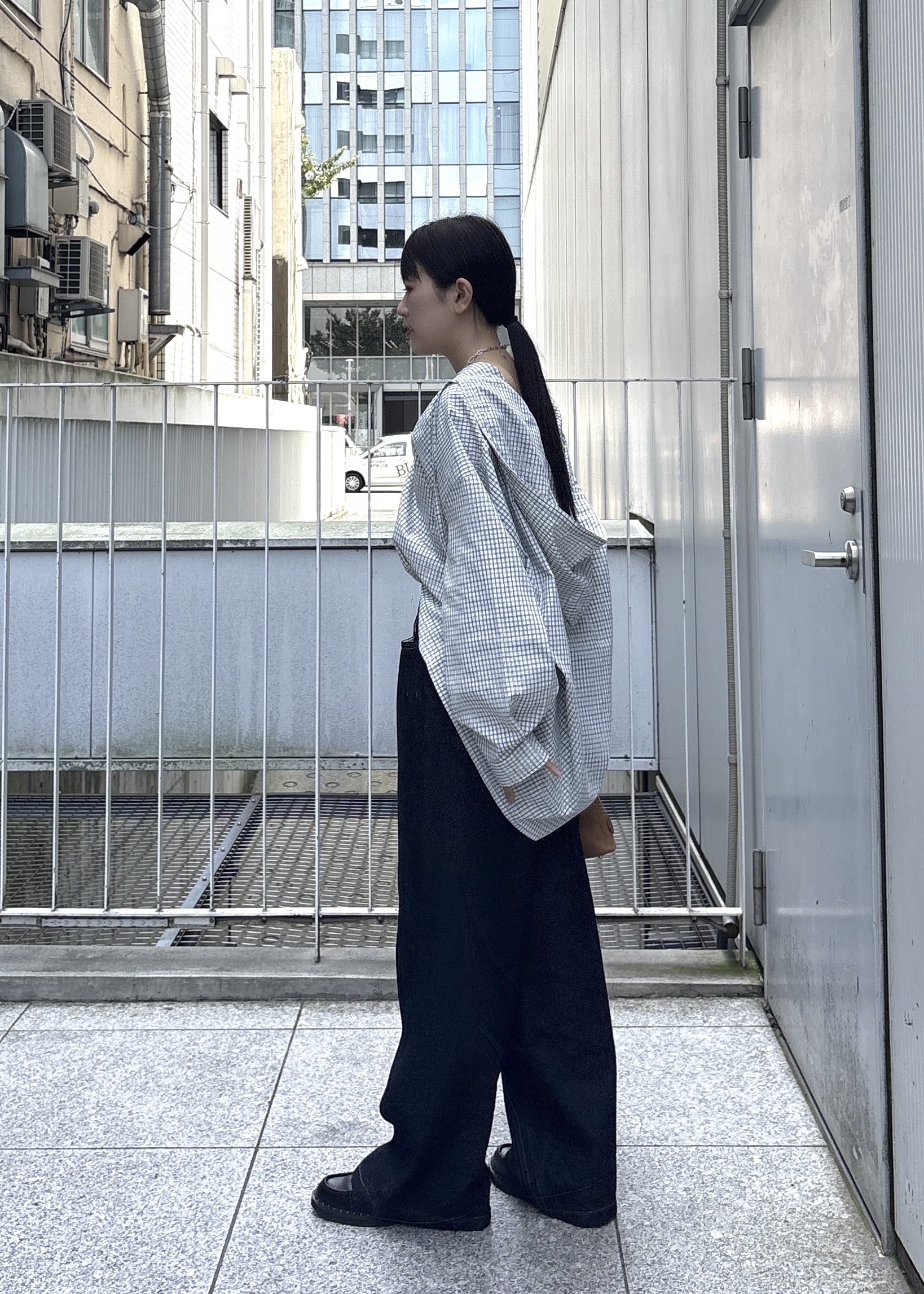 Renoさんの「INDIVI｜チェックフーディオーバーシャツ」を使ったコーディネート
