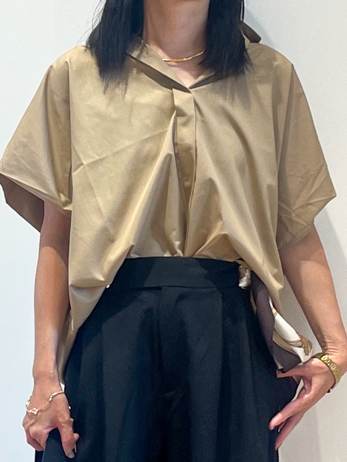 あいさんの「OPAQUE.CLIP｜タックニュアンスフォルムシャツ【洗濯機OK】」を使ったコーディネート