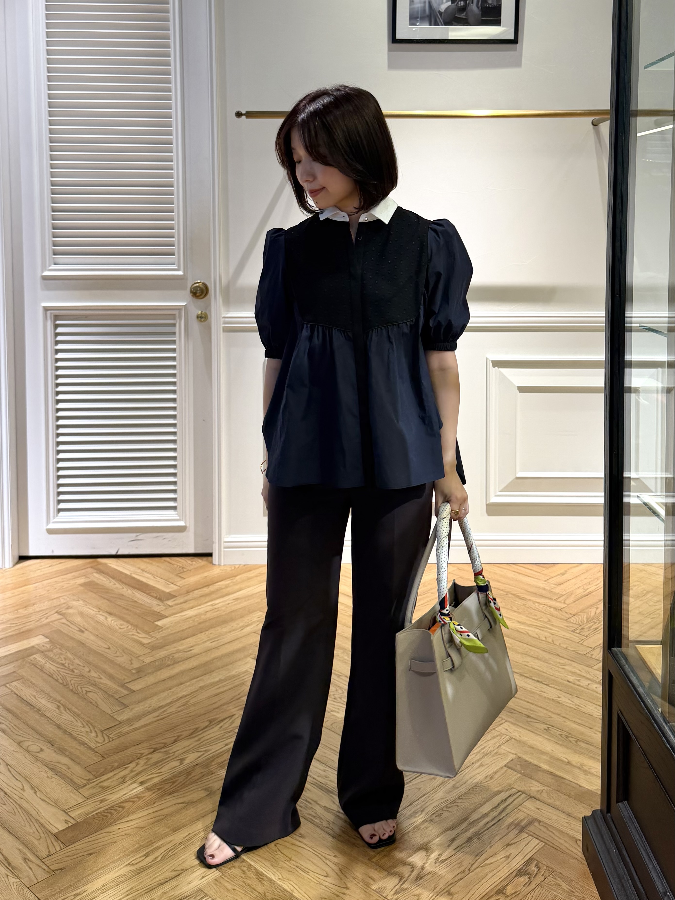 つじ まこさんの「DRESSTERIOR｜【着映え】パフスリーブ ブザムブラウス」を使ったコーディネート