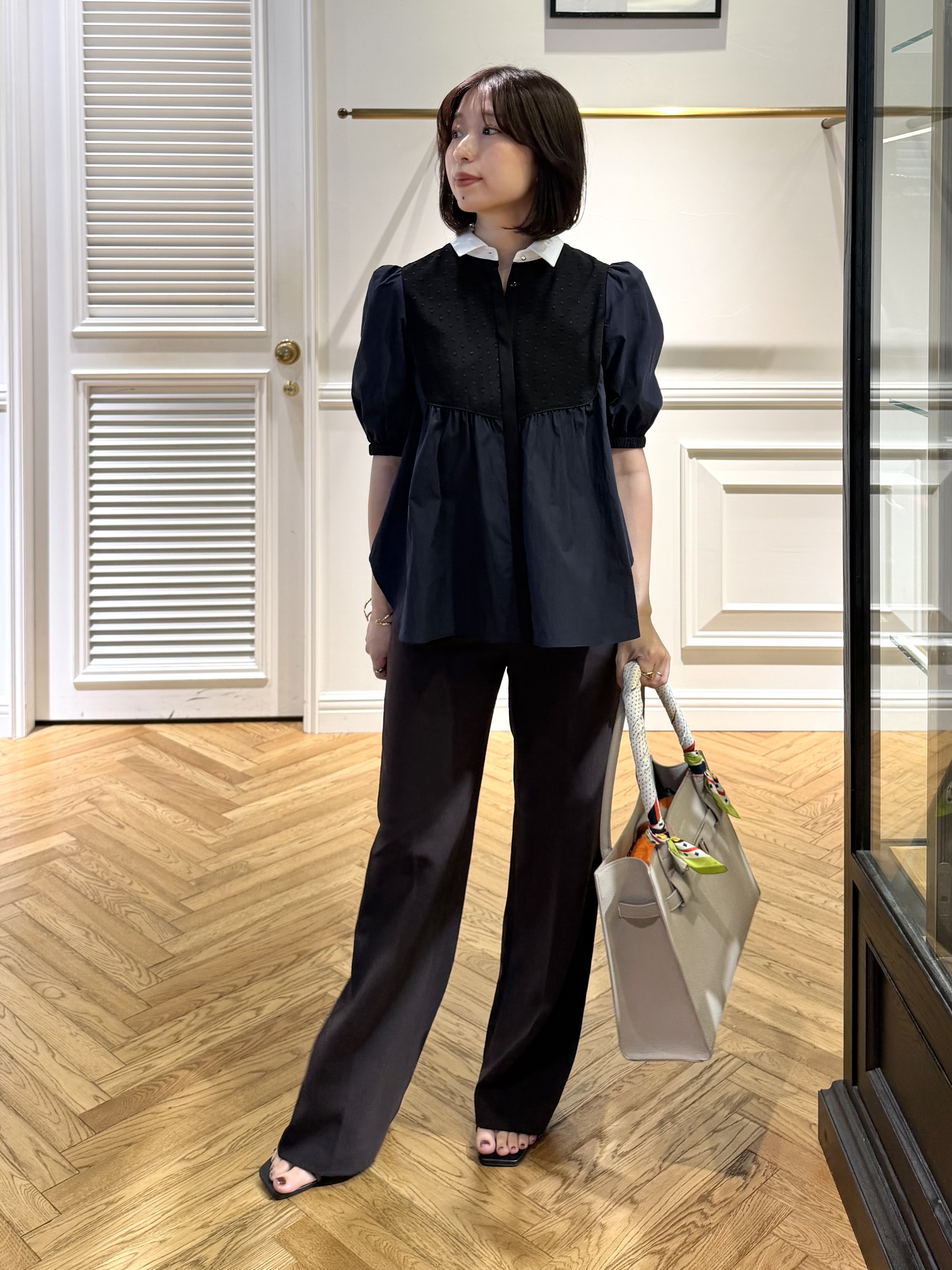 つじ まこさんの「DRESSTERIOR｜【着映え】パフスリーブ ブザムブラウス」を使ったコーディネート