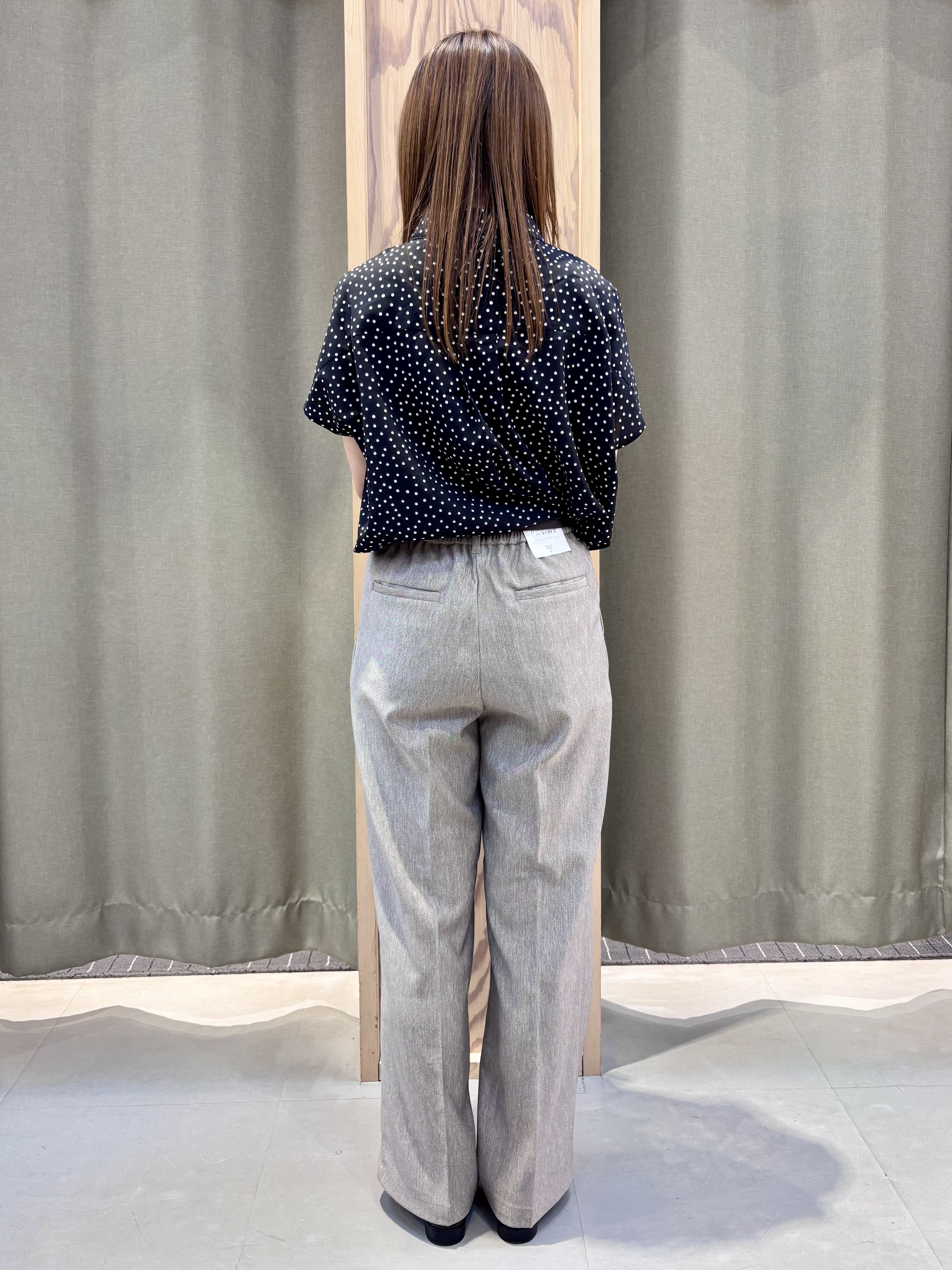 HaNeさんの「THE SHOP TK｜大人のためのドット柄 襟付きブラウス」を使ったコーディネート
