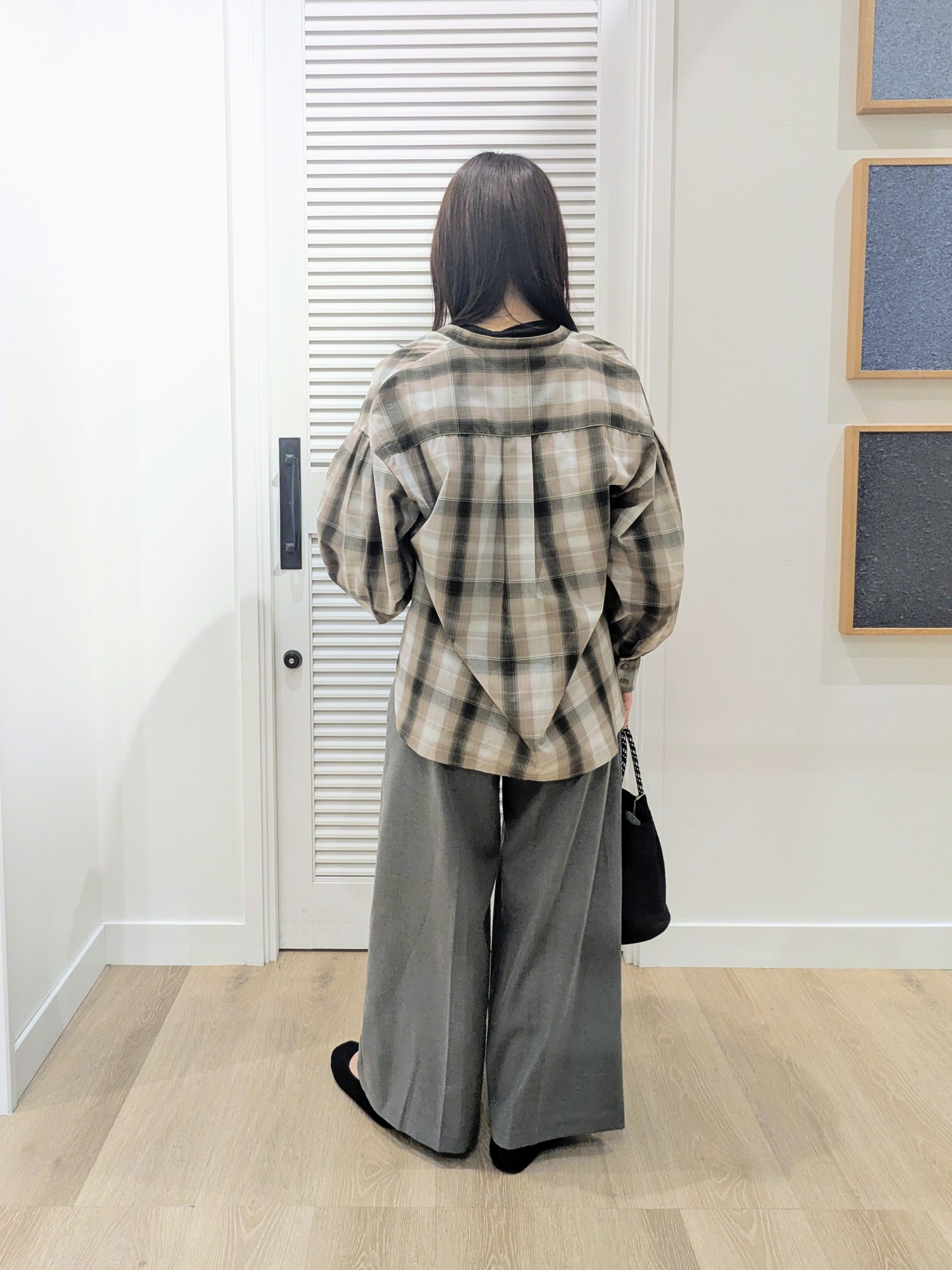 enさんの「Dessin｜【2WAY/軽量】コードハンドルミニトート」を使ったコーディネート