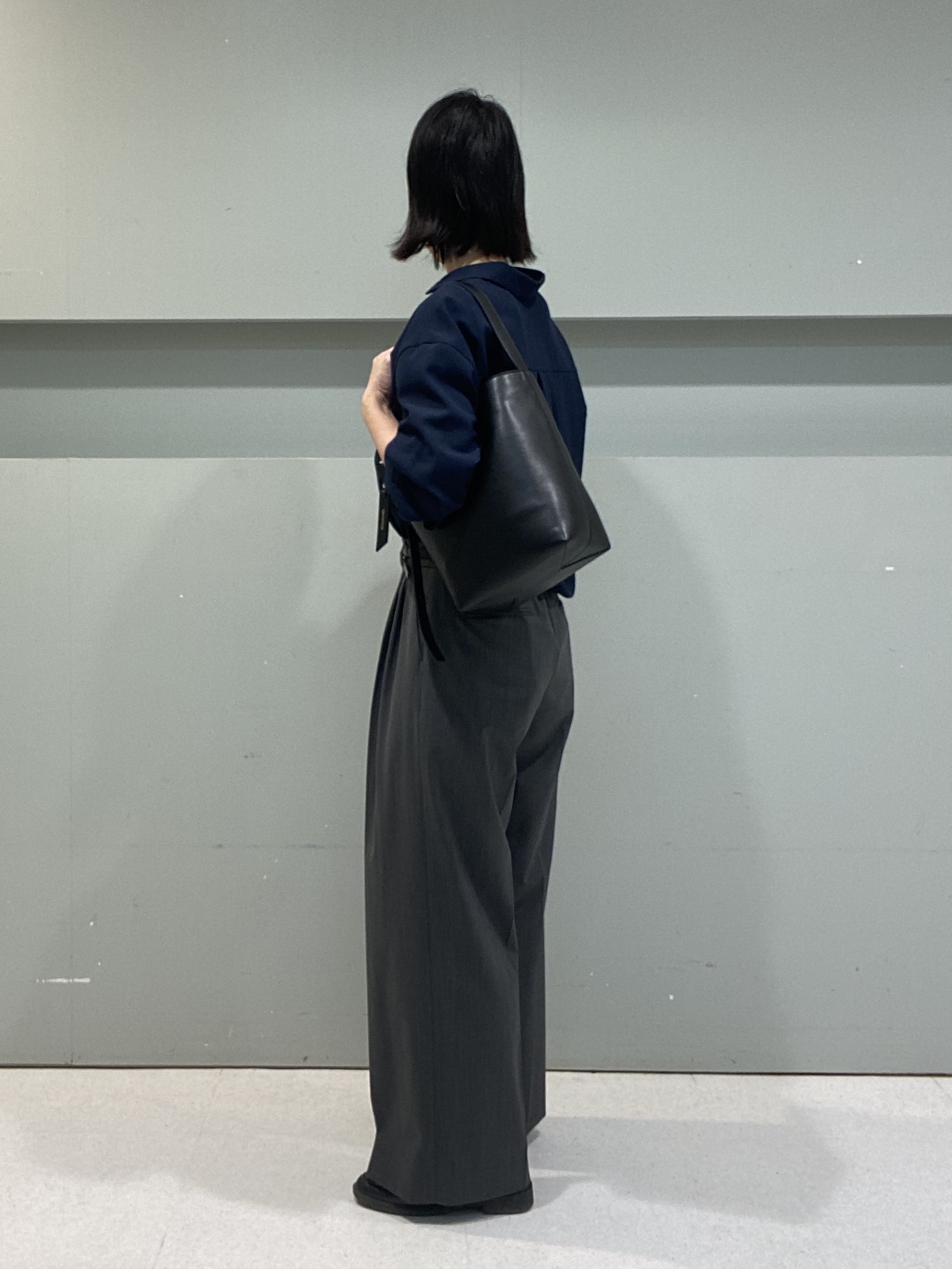 hitomiさんの「UNTITLED｜【秋羽織り/セットアップ可/UVカット】エアリークールドロストシャツ」を使ったコーディネート