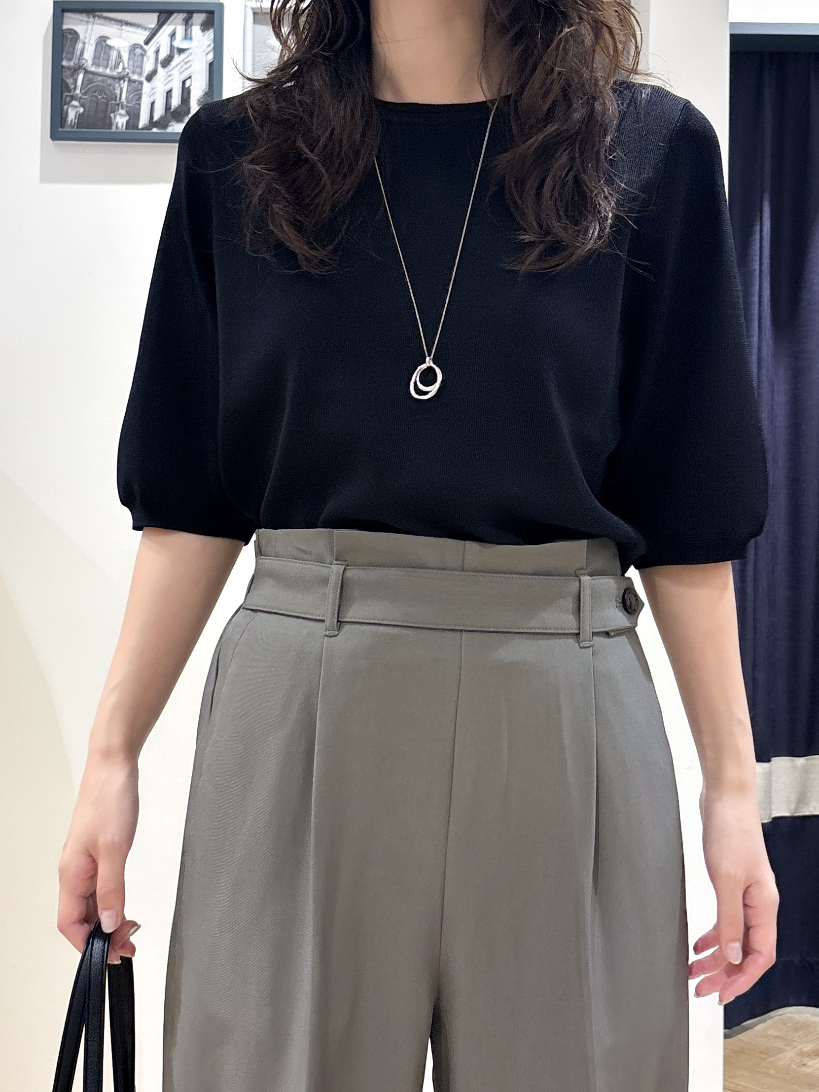 ayakaさんの「grove｜【シリーズ累計36万枚/UVカット・ひんやり・洗濯機OK】やわらかドライタッチ 五分袖クルーネックニ」を使ったコーディネート
