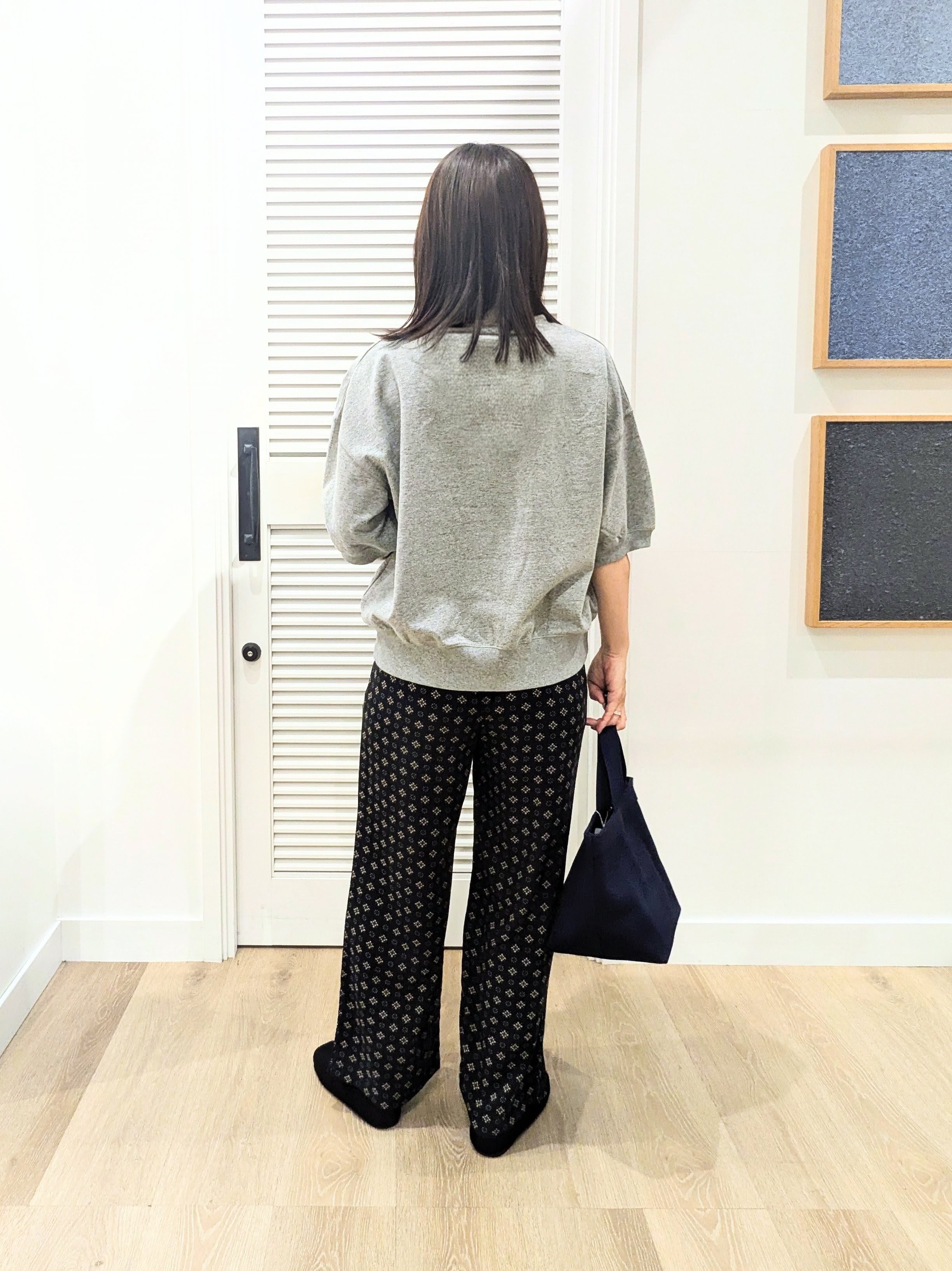 enさんの「Dessin｜ハーフスリーブロゴプルオーバー」を使ったコーディネート
