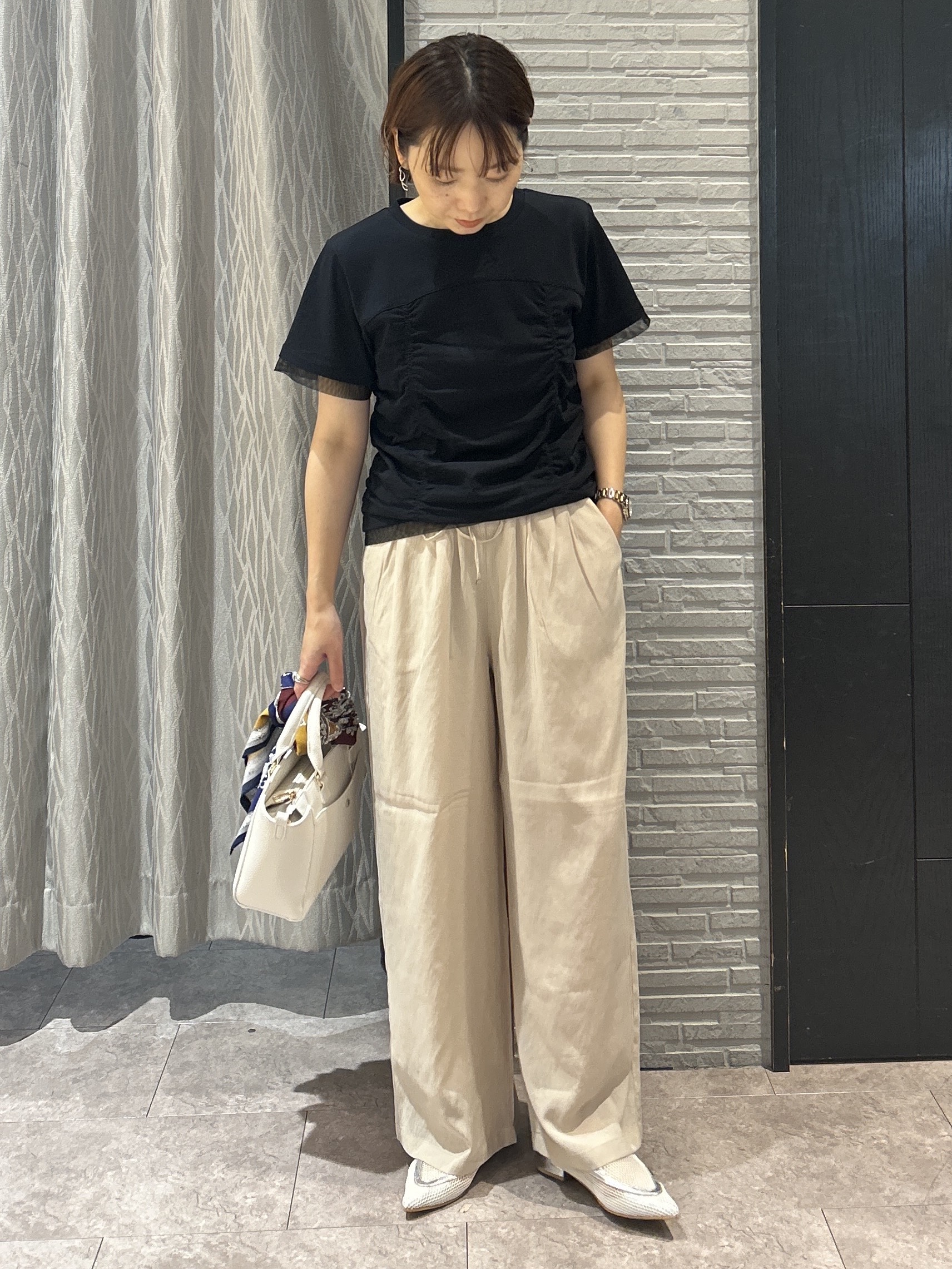 ga_riさんの「THE SHOP TK｜【ひんやり】シャーリングデザインカットソー」を使ったコーディネート