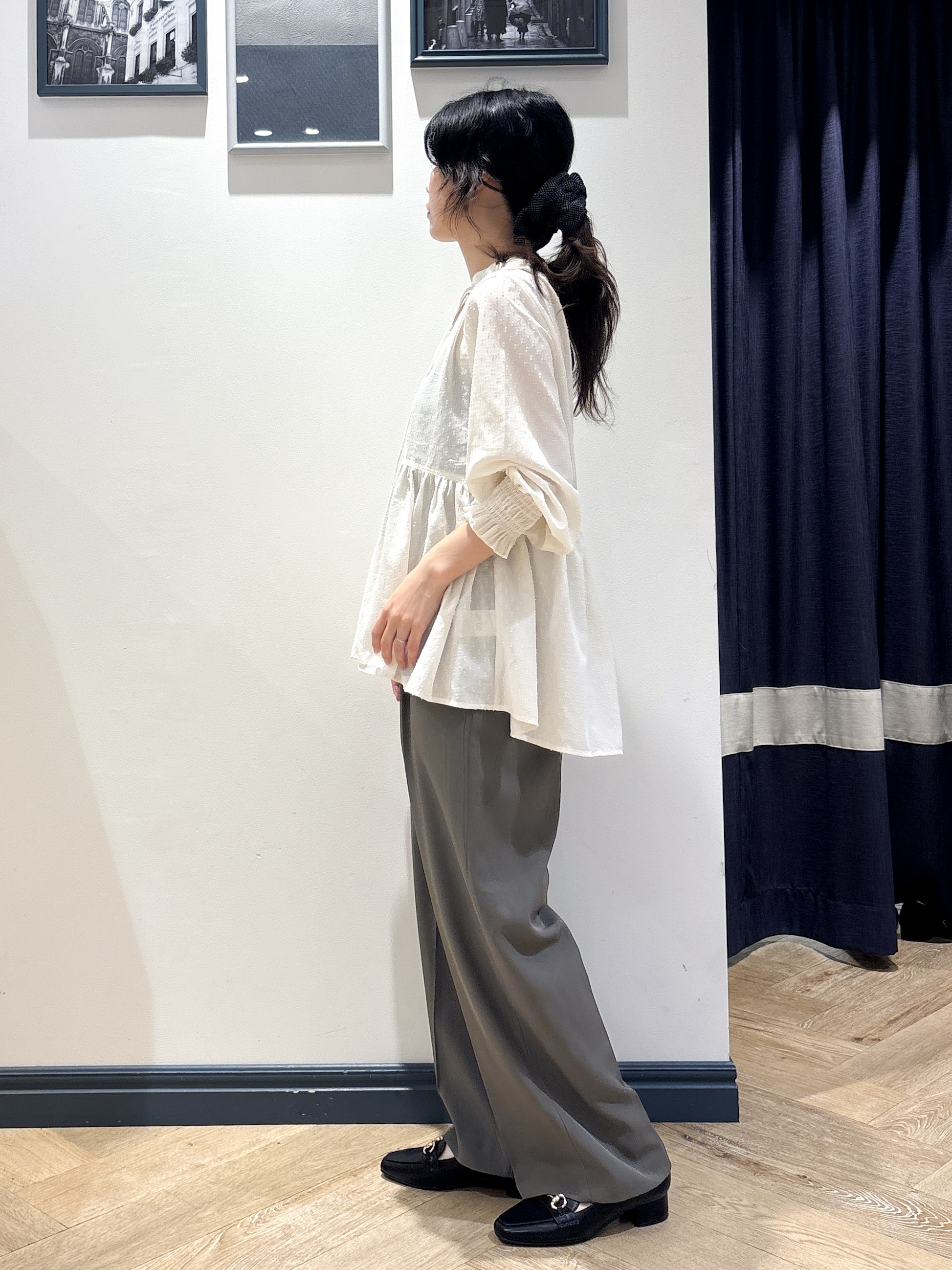 ayakaさんの「grove｜シアードビーペプラムブラウス」を使ったコーディネート