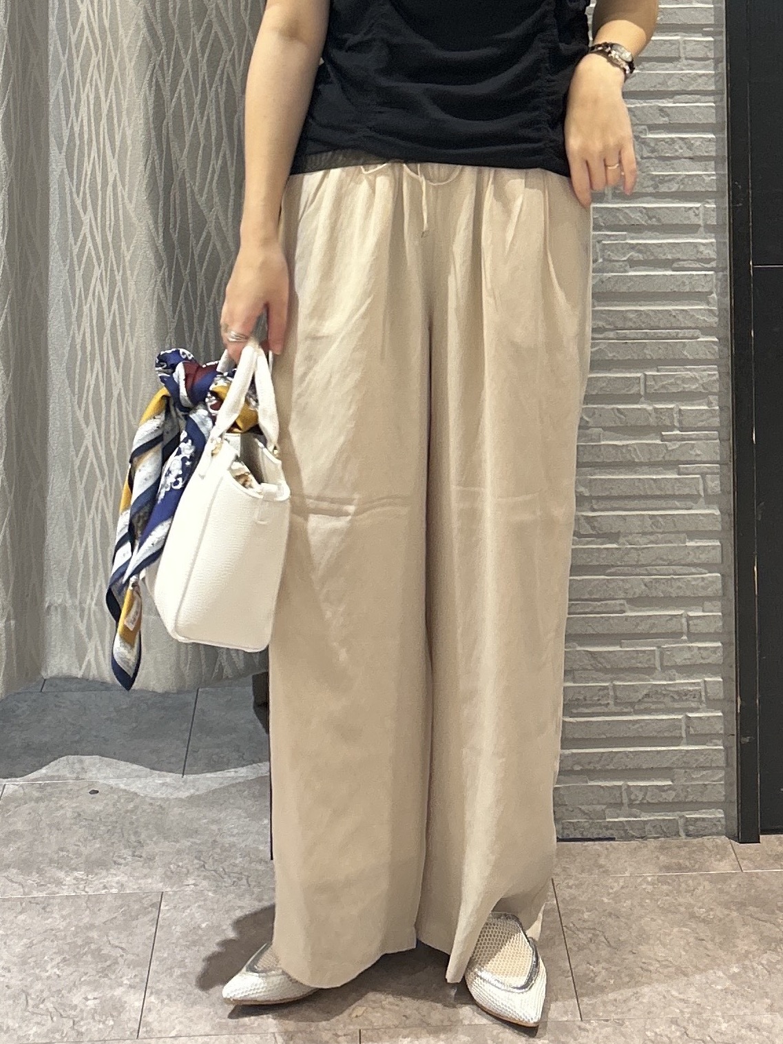 ga_riさんの「THE SHOP TK｜【ひんやり】シャーリングデザインカットソー」を使ったコーディネート