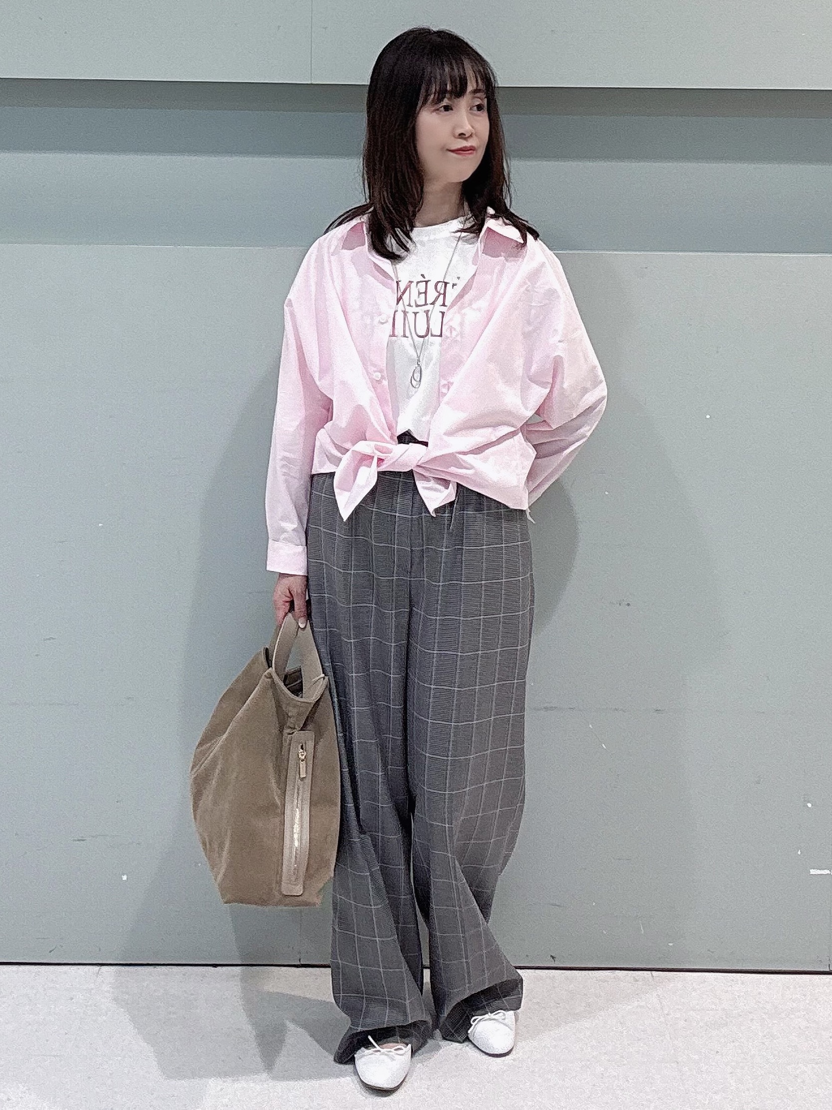 makiさんの「UNTITLED｜【丈感すっきり】ベロアプリントロゴT」を使ったコーディネート