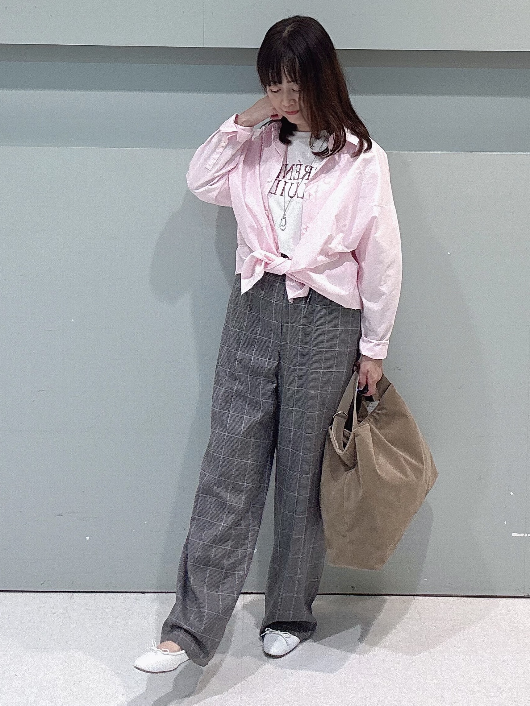 makiさんの「UNTITLED｜【丈感すっきり】ベロアプリントロゴT」を使ったコーディネート