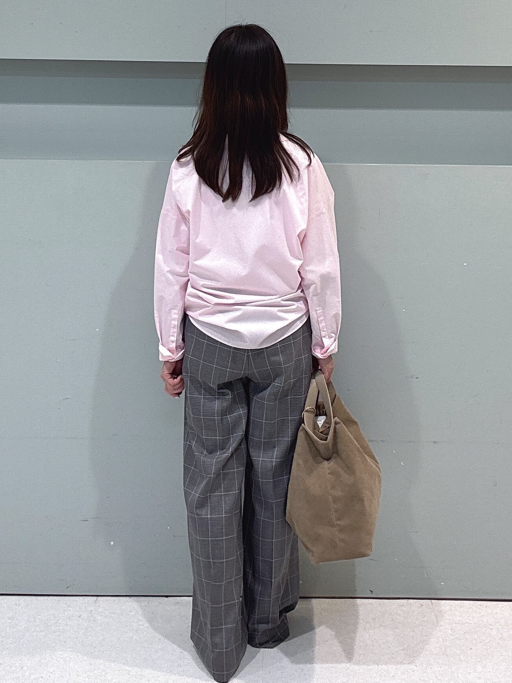 makiさんの「UNTITLED｜【丈感すっきり】ベロアプリントロゴT」を使ったコーディネート