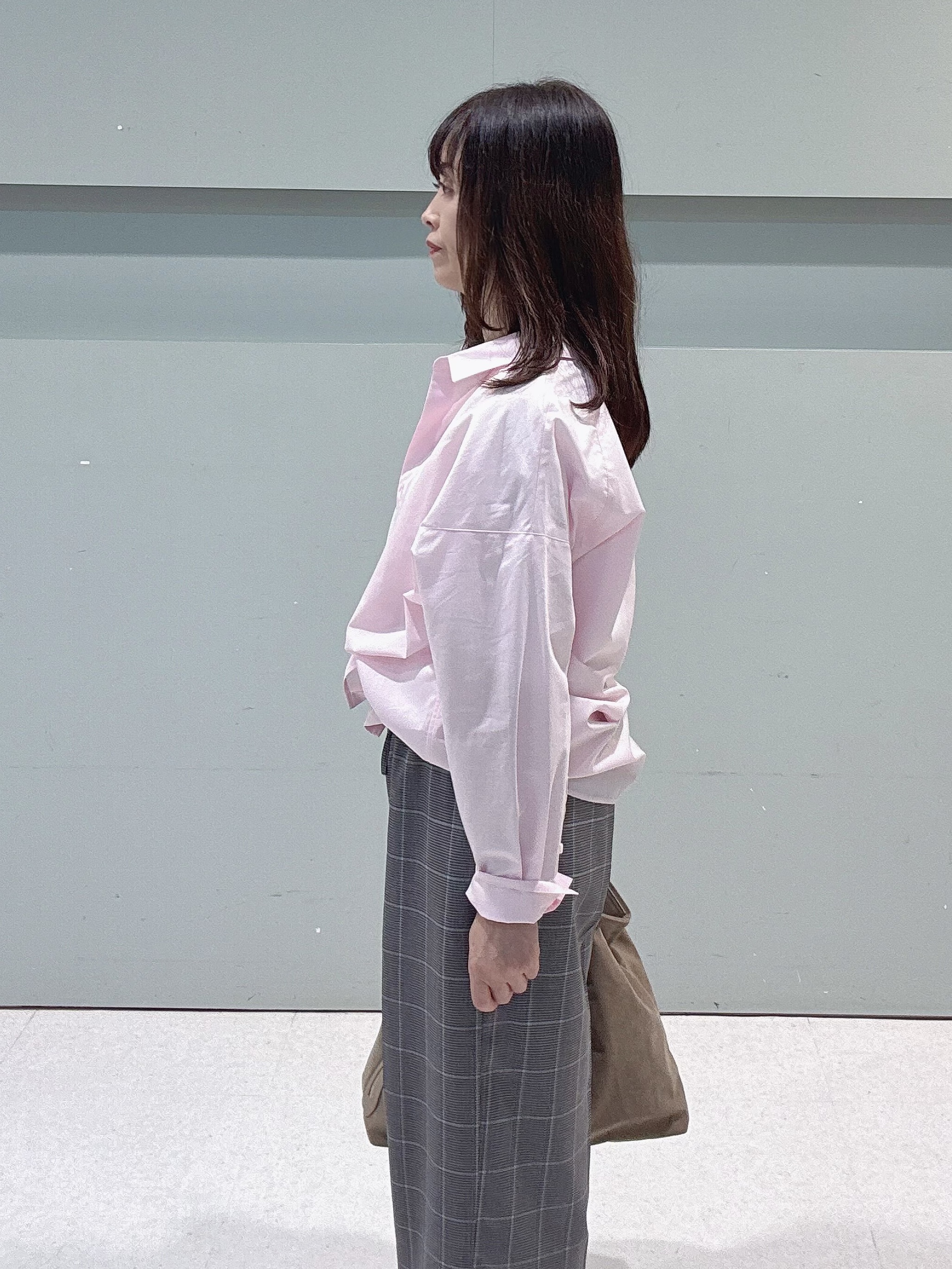 makiさんの「UNTITLED｜【丈感すっきり】ベロアプリントロゴT」を使ったコーディネート