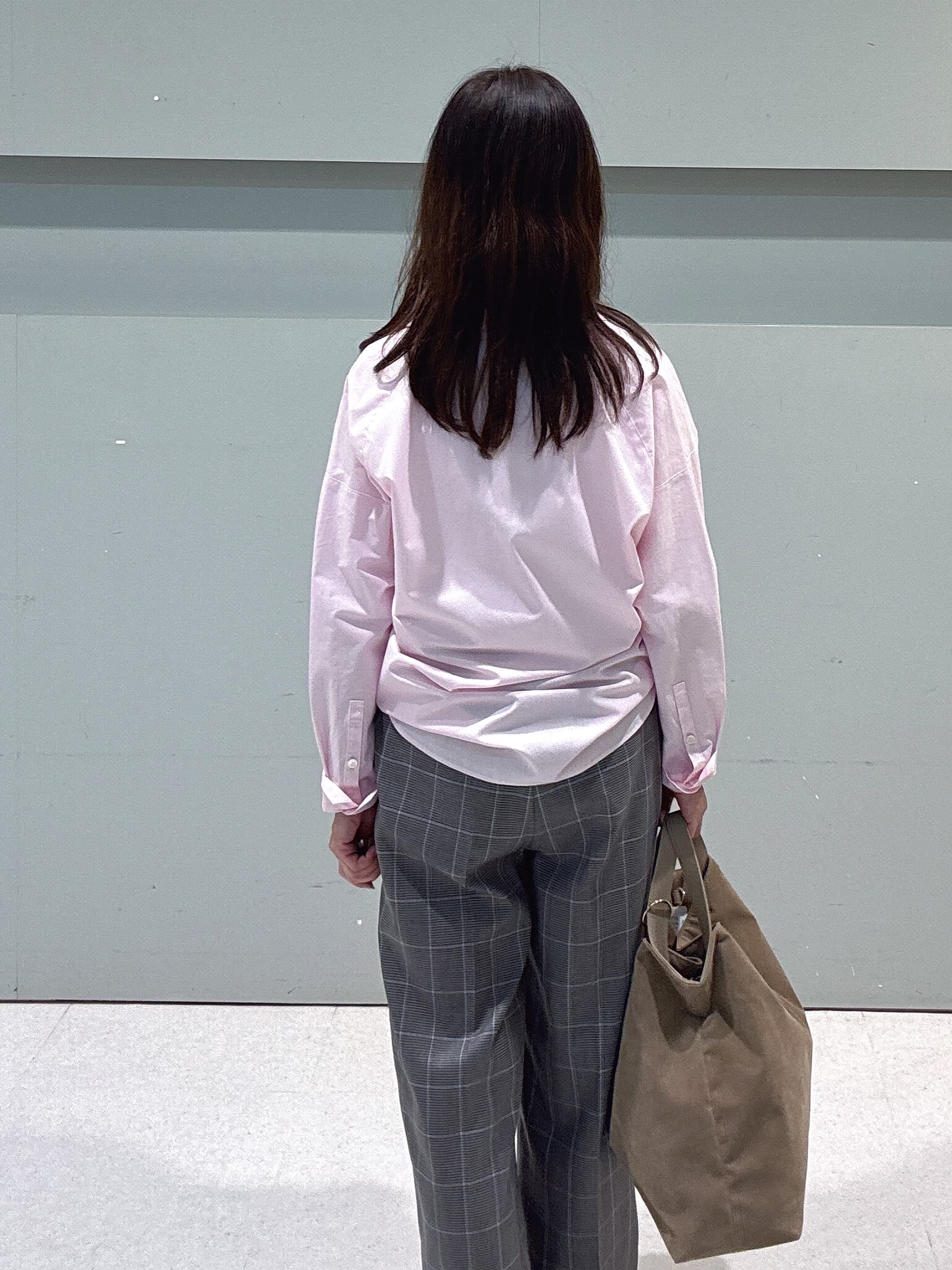 makiさんの「UNTITLED｜【丈感すっきり】ベロアプリントロゴT」を使ったコーディネート