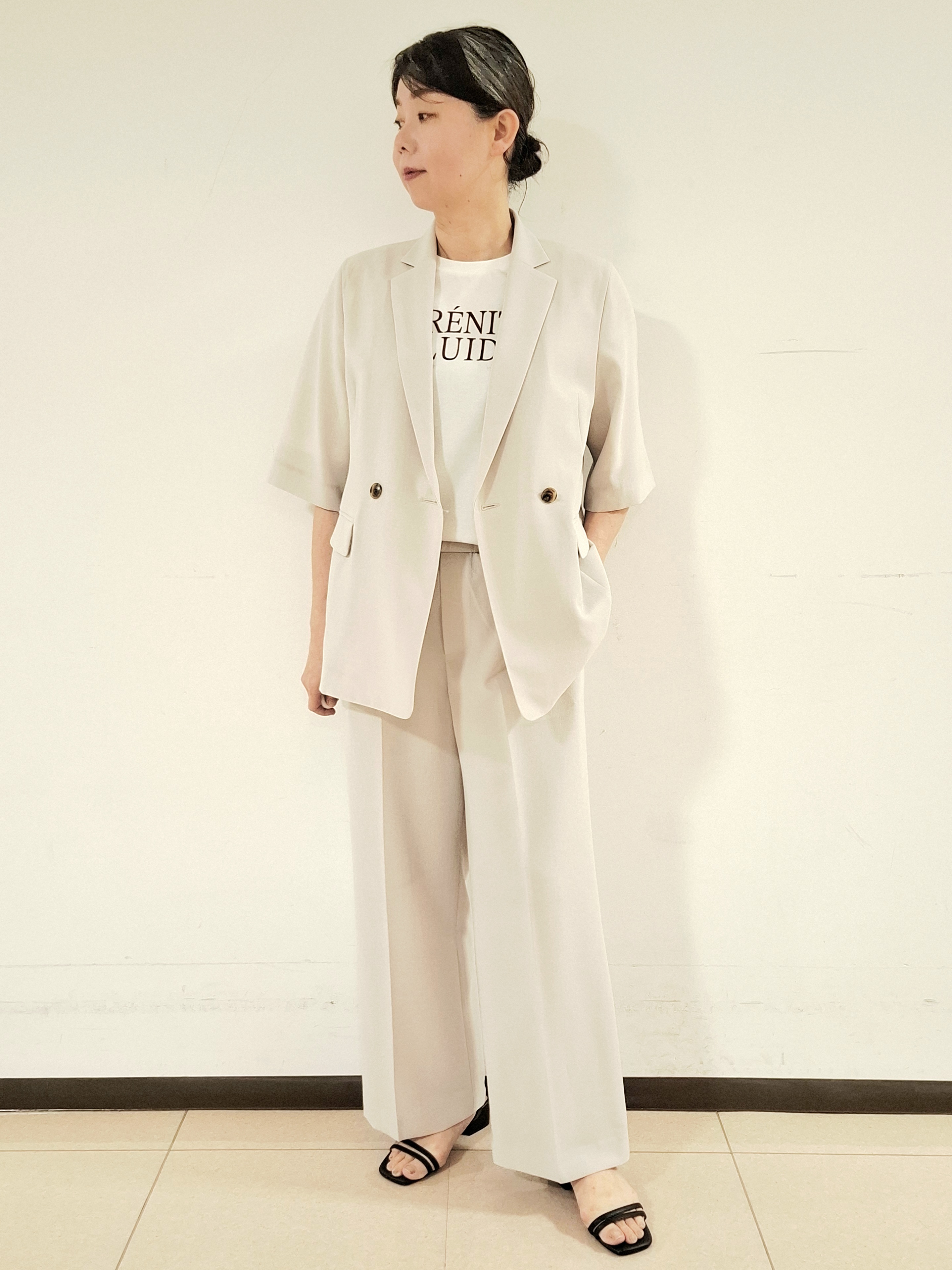 ねぎさんの「UNTITLED｜【秋の通勤羽織/セットアップ可/UVカット】エアリークール半袖ジャケット」を使ったコーディネート