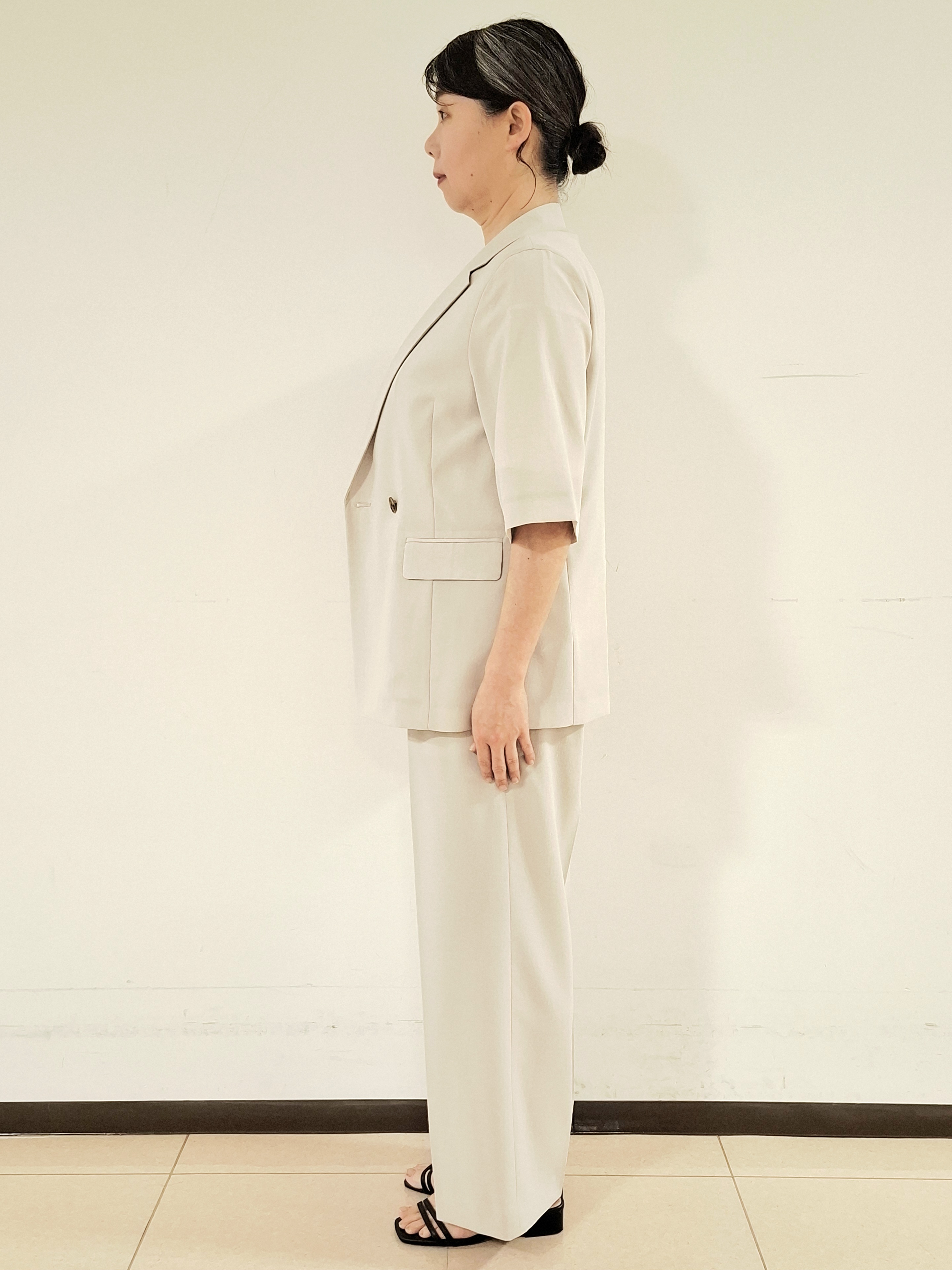 ねぎさんの「UNTITLED｜【秋の通勤羽織/セットアップ可/UVカット】エアリークール半袖ジャケット」を使ったコーディネート