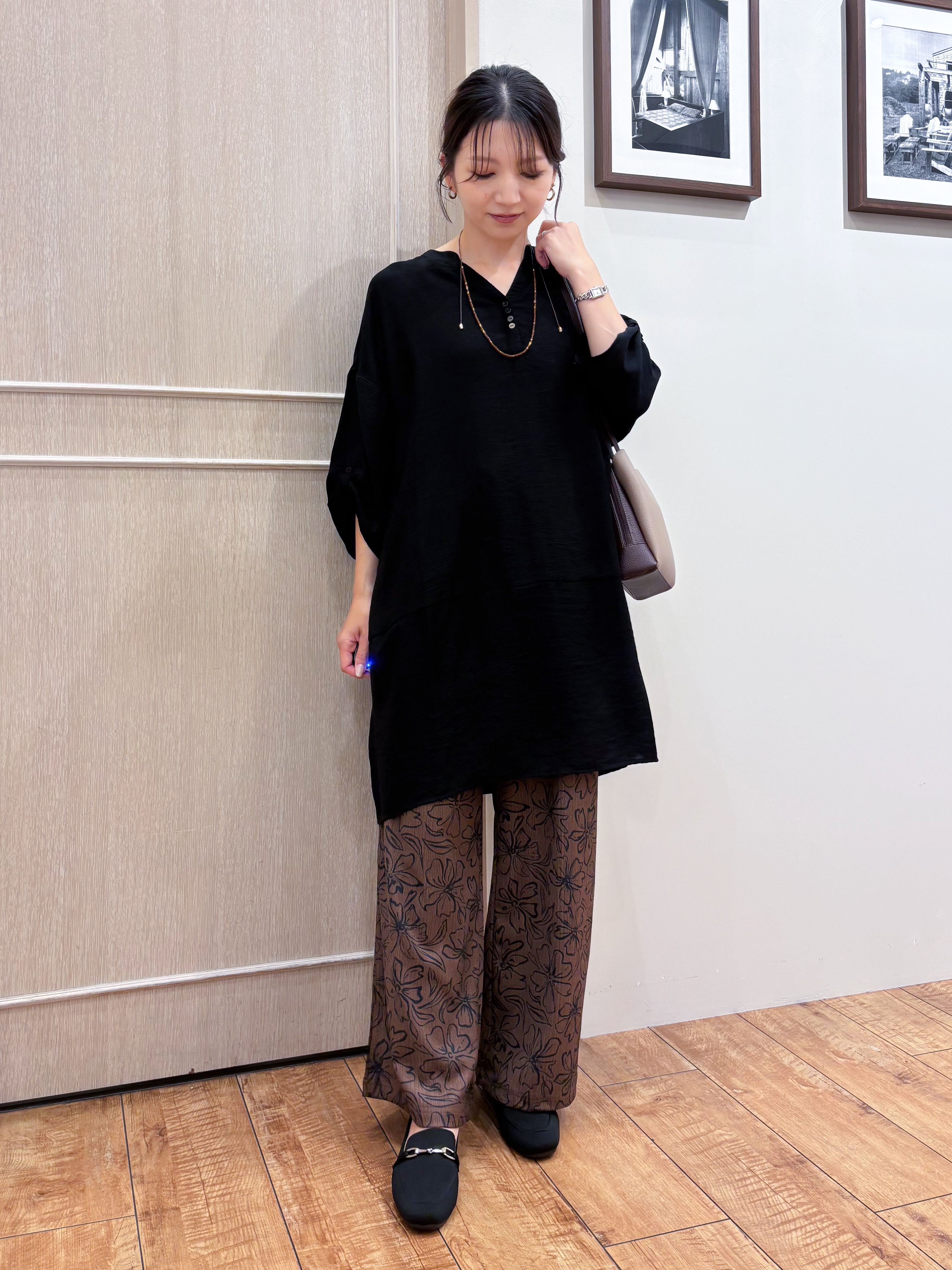 なみさんの「SHOO･LA･RUE｜【ひんやり/S-LL/洗濯後しわになりにくい】秋まで活躍 ゆるっとリラックス 7分袖チュニック」を使ったコーディネート