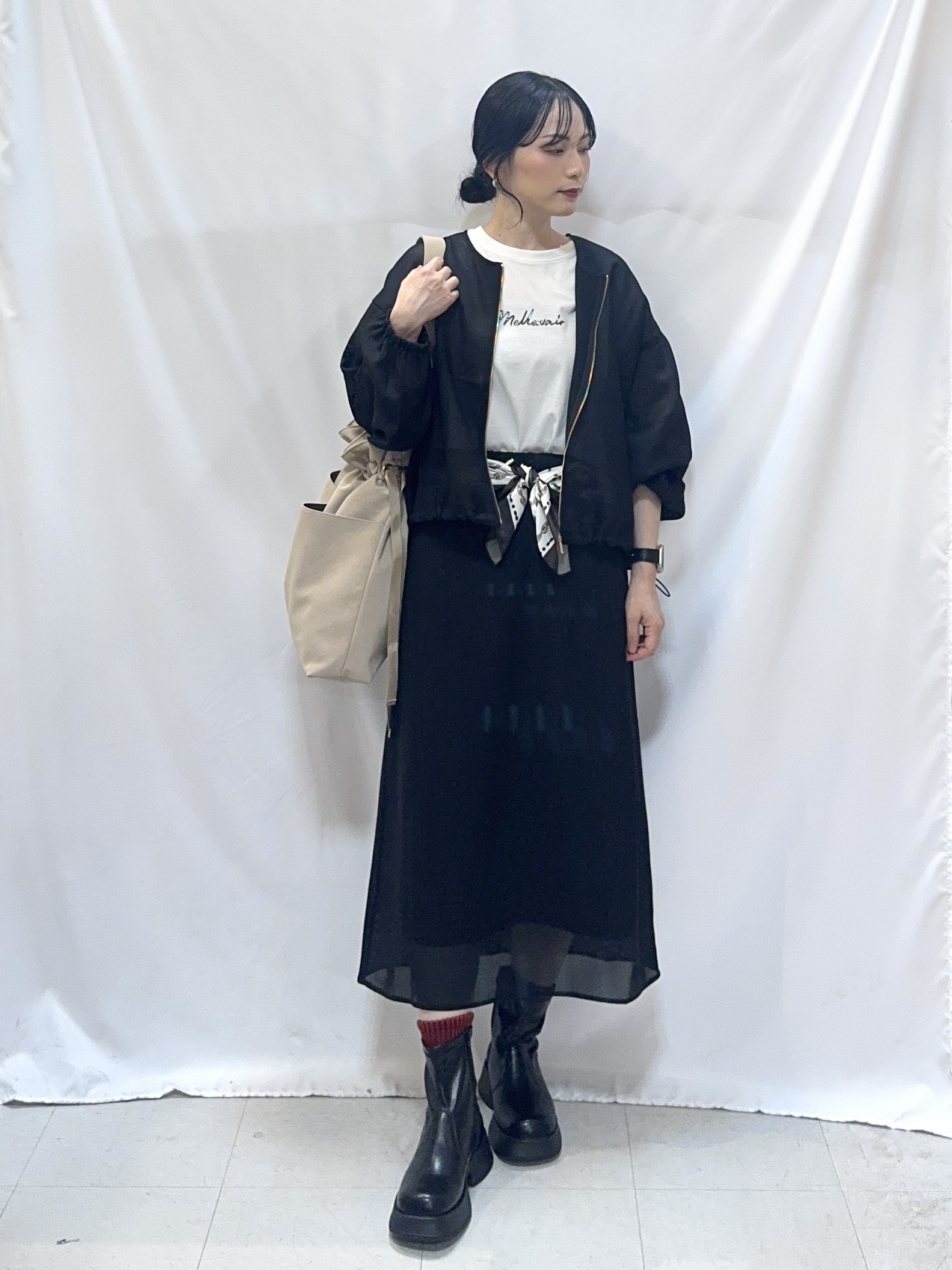 𝐇𝐢𝐫𝐨𝐦𝐢さんの「SHOO･LA･RUE｜【通気性〇/セットアップ可/洗濯機可】メッシュドルマン ジップブルゾン」を使ったコーディネート