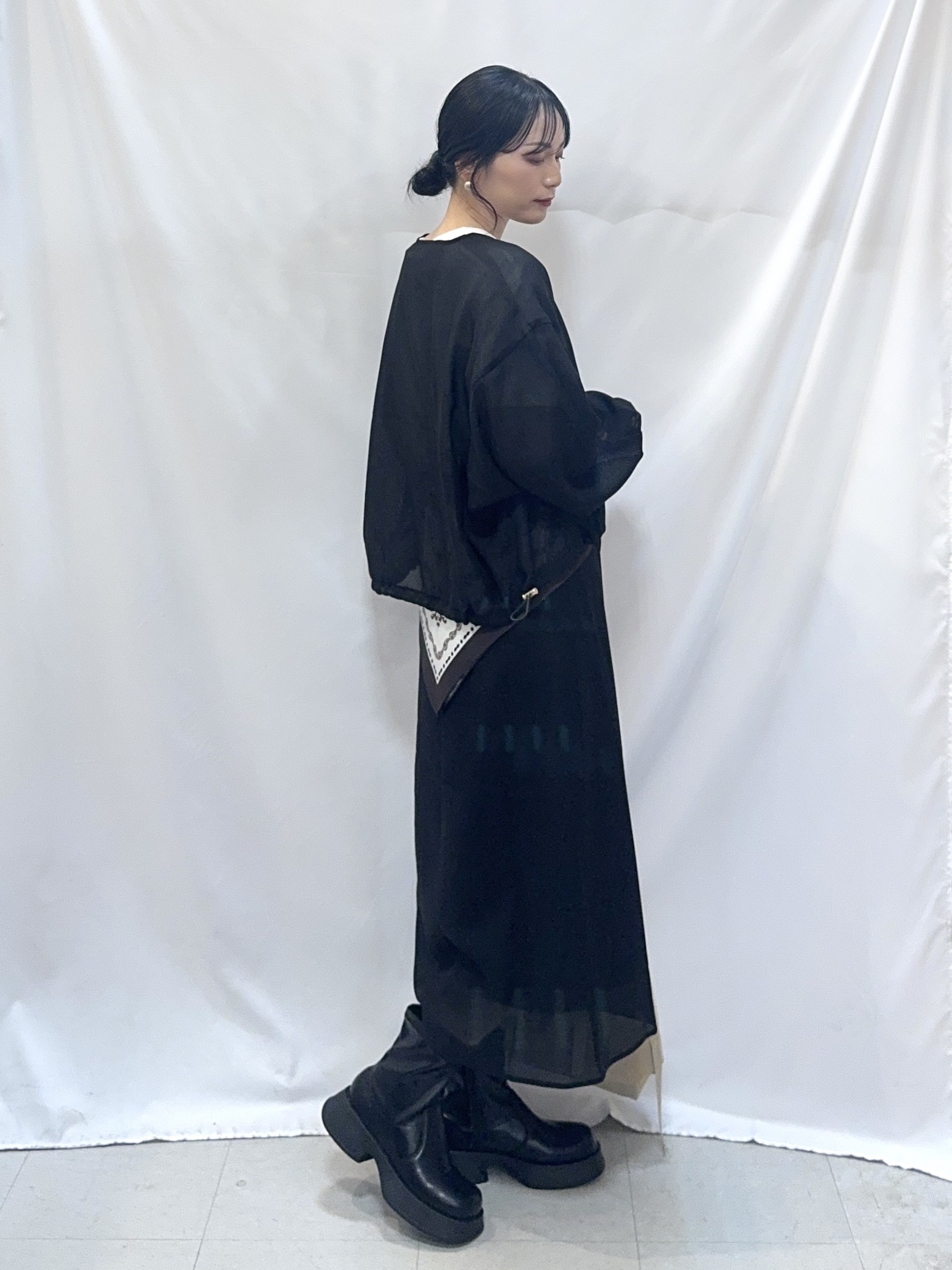 𝐇𝐢𝐫𝐨𝐦𝐢さんの「SHOO･LA･RUE｜【通気性〇/セットアップ可/洗濯機可】メッシュドルマン ジップブルゾン」を使ったコーディネート