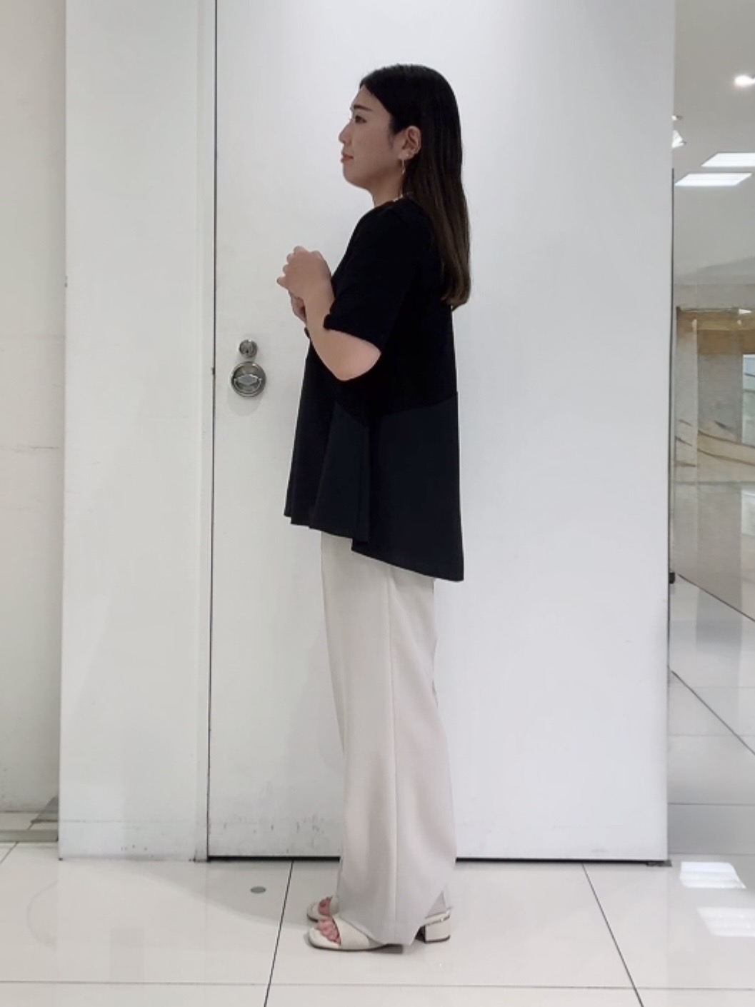 なかじさんの「UNTITLED｜異素材ドッキングプルオーバー」を使ったコーディネート