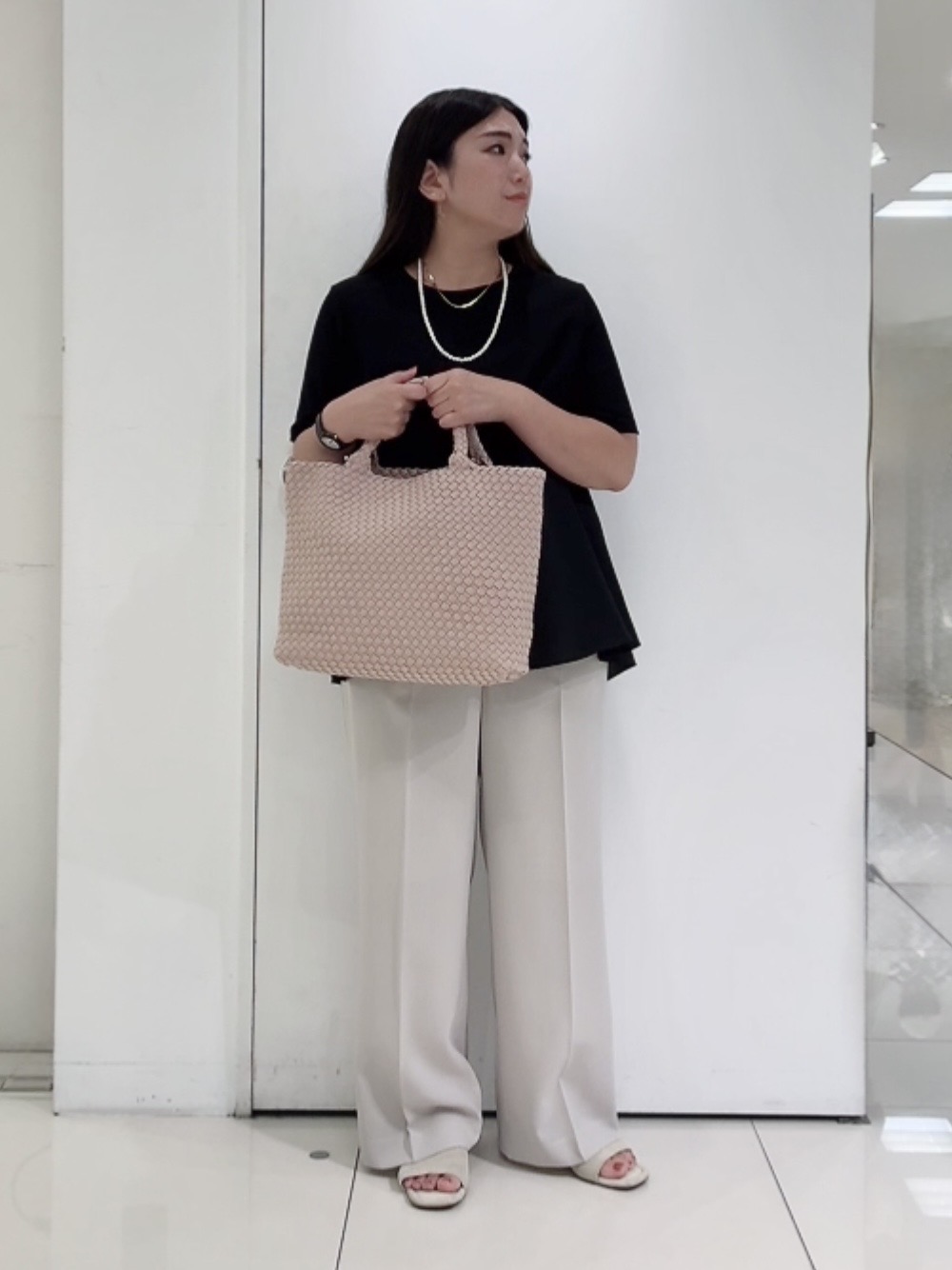 なかじさんの「UNTITLED｜異素材ドッキングプルオーバー」を使ったコーディネート