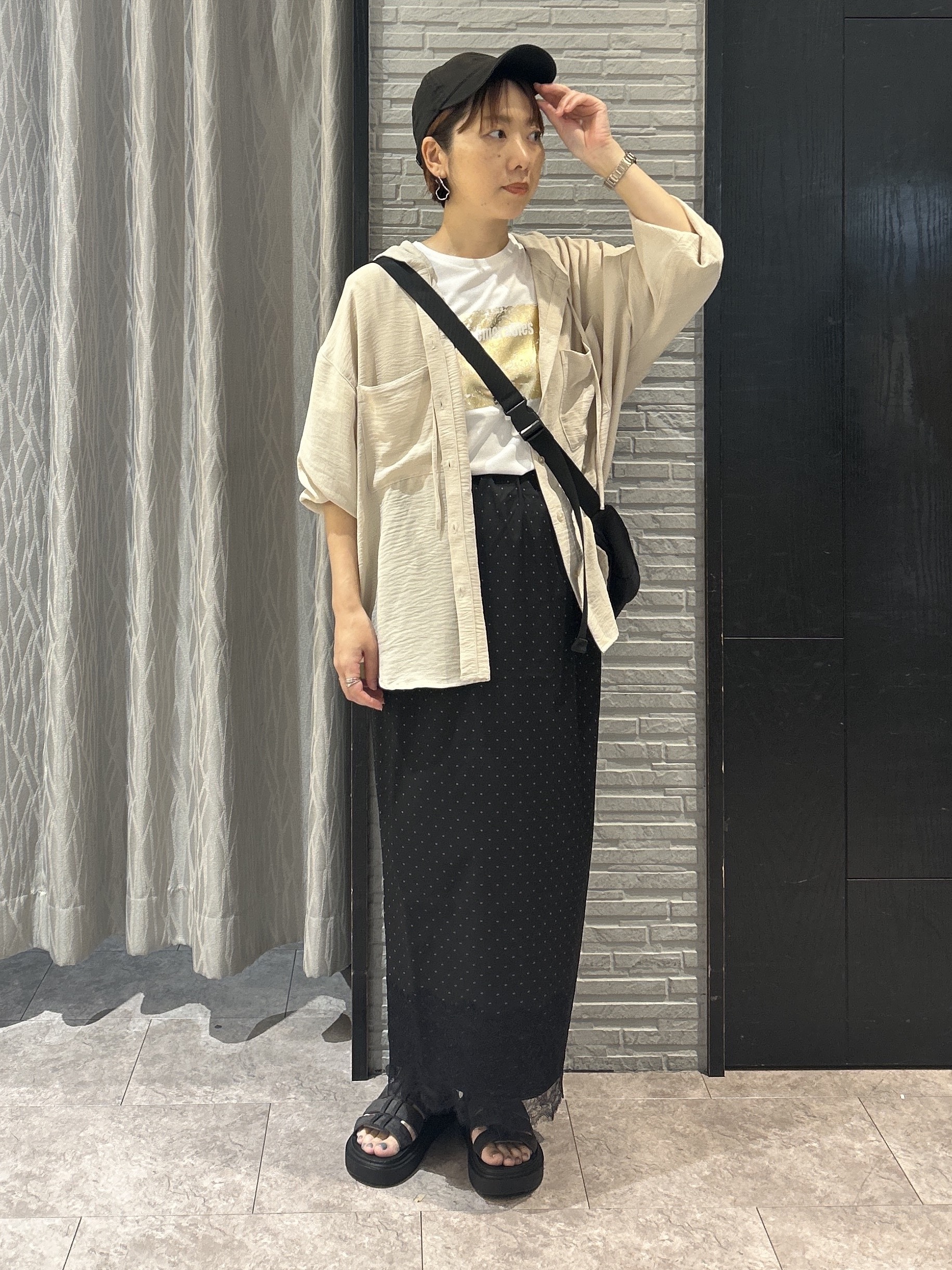 ga_riさんの「THE SHOP TK｜【夏のUV対策に】ひんやり/UV/防しわ フーディシャツ」を使ったコーディネート