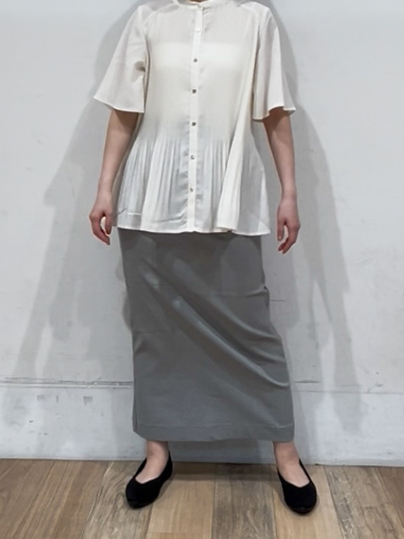 山さんさんの「grove｜【体型カバー◎】大人フェミニン消しプリーツブラウス」を使ったコーディネート