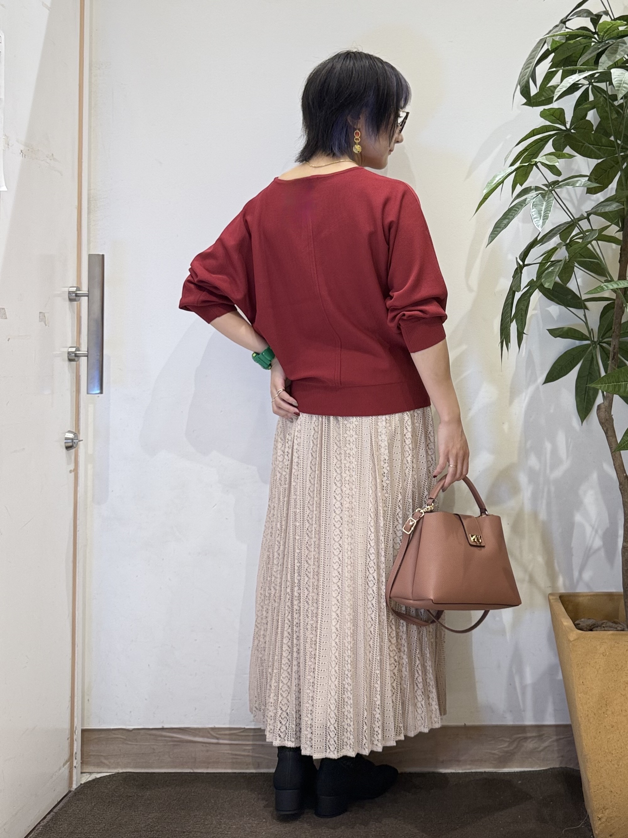 misakiさんの「SHOO･LA･RUE｜【洗濯機可】軽やかでさらっとしたタッチ すっきり見えドルマンニット」を使ったコーディネート