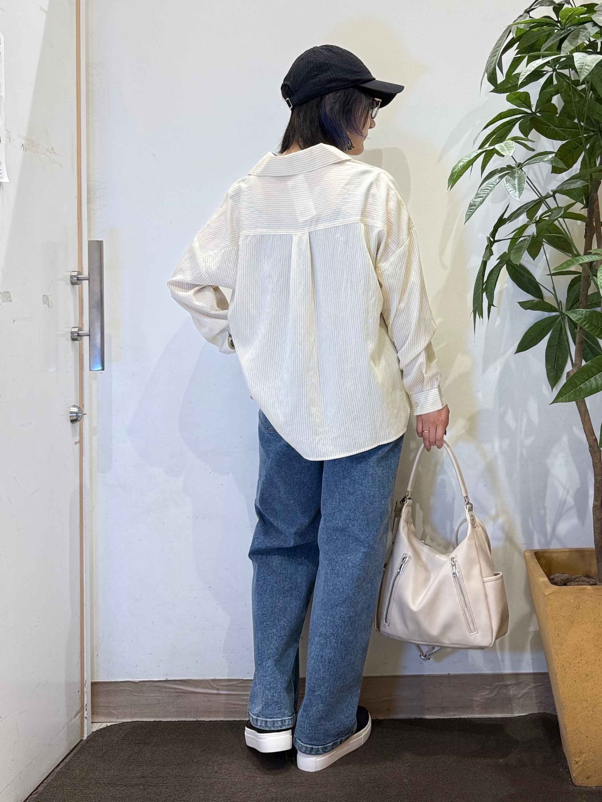 misakiさんの「SHOO･LA･RUE｜【洗濯機可】インせず決まるAライン ストライプスキッパーシャツ」を使ったコーディネート