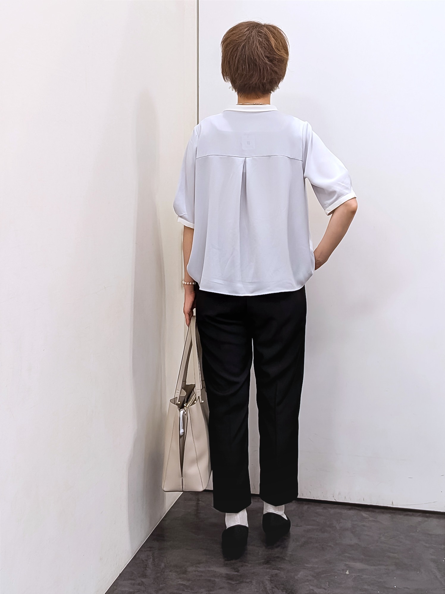 やまちゃんさんの「grove｜【洗濯機OK/シワになりにくい】1枚で華やぐ配色ボウタイブラウス」を使ったコーディネート