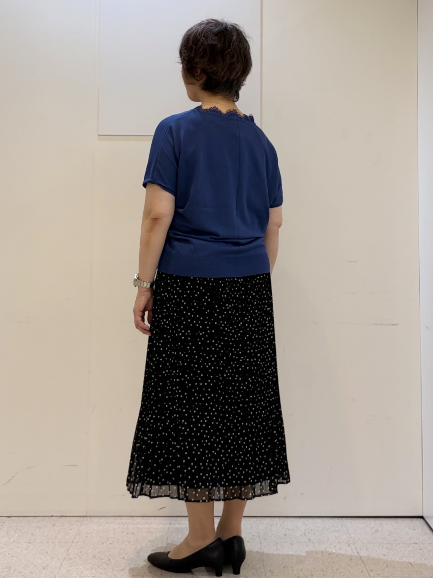 ヤスコさんの「Reflect｜【二の腕カバー／手洗い可】ネックレース フレンチスリーブニット」を使ったコーディネート
