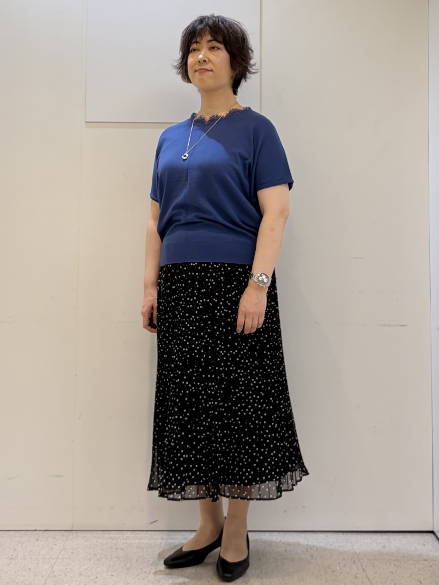ヤスコさんの「Reflect｜【二の腕カバー／手洗い可】ネックレース フレンチスリーブニット」を使ったコーディネート