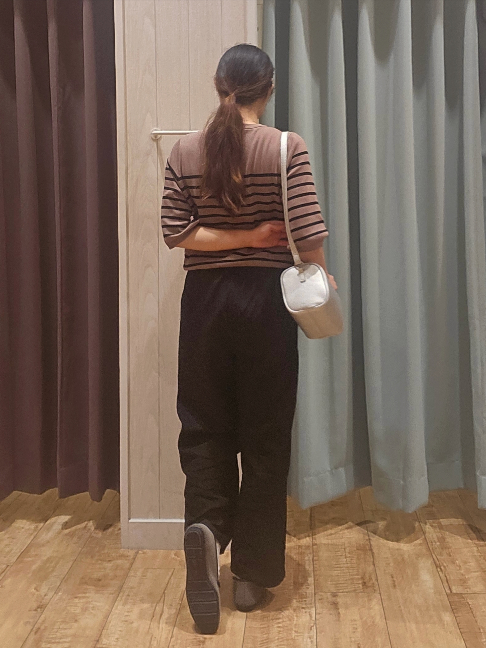 miyaさんの「SHOO･LA･RUE｜【ガンガン洗える/ひんやり/UV/毛玉になりにくい】二の腕見せない 5分袖ニット」を使ったコーディネート