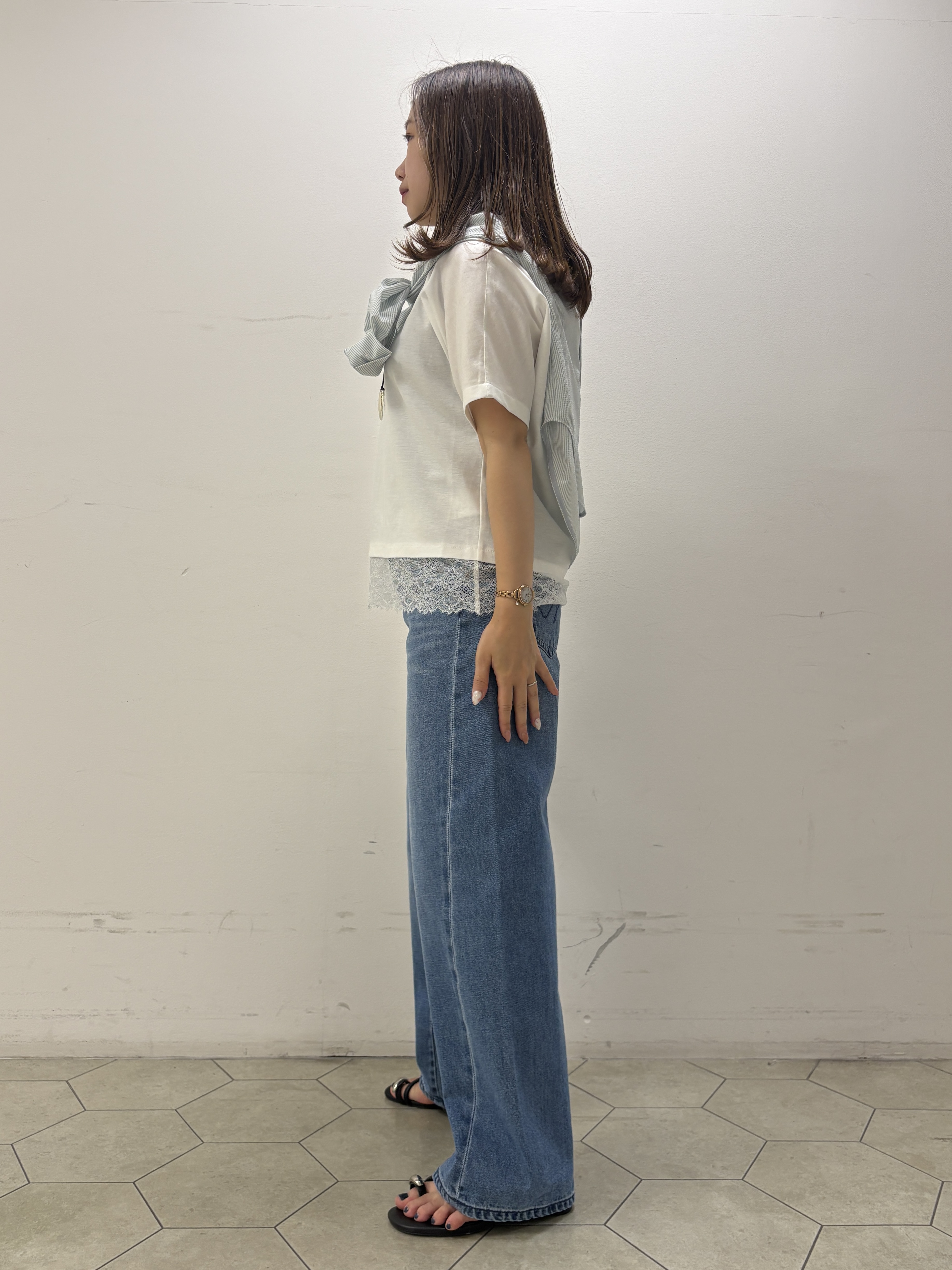 kahoさんの「INDIVI｜【汗ジミ防止／接触冷感】裾レースドルマンTシャツ」を使ったコーディネート