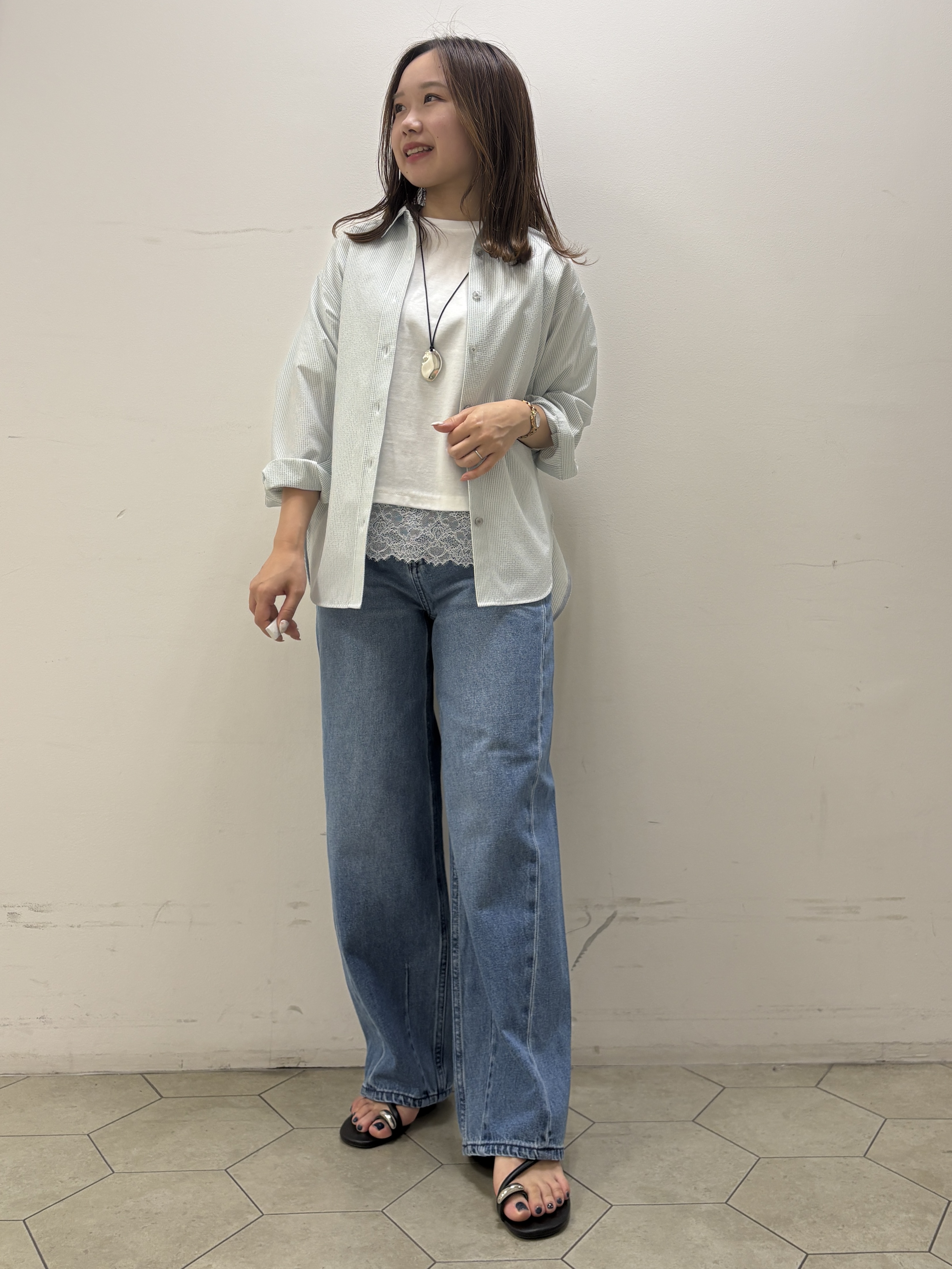kahoさんの「INDIVI｜【汗ジミ防止／接触冷感】裾レースドルマンTシャツ」を使ったコーディネート
