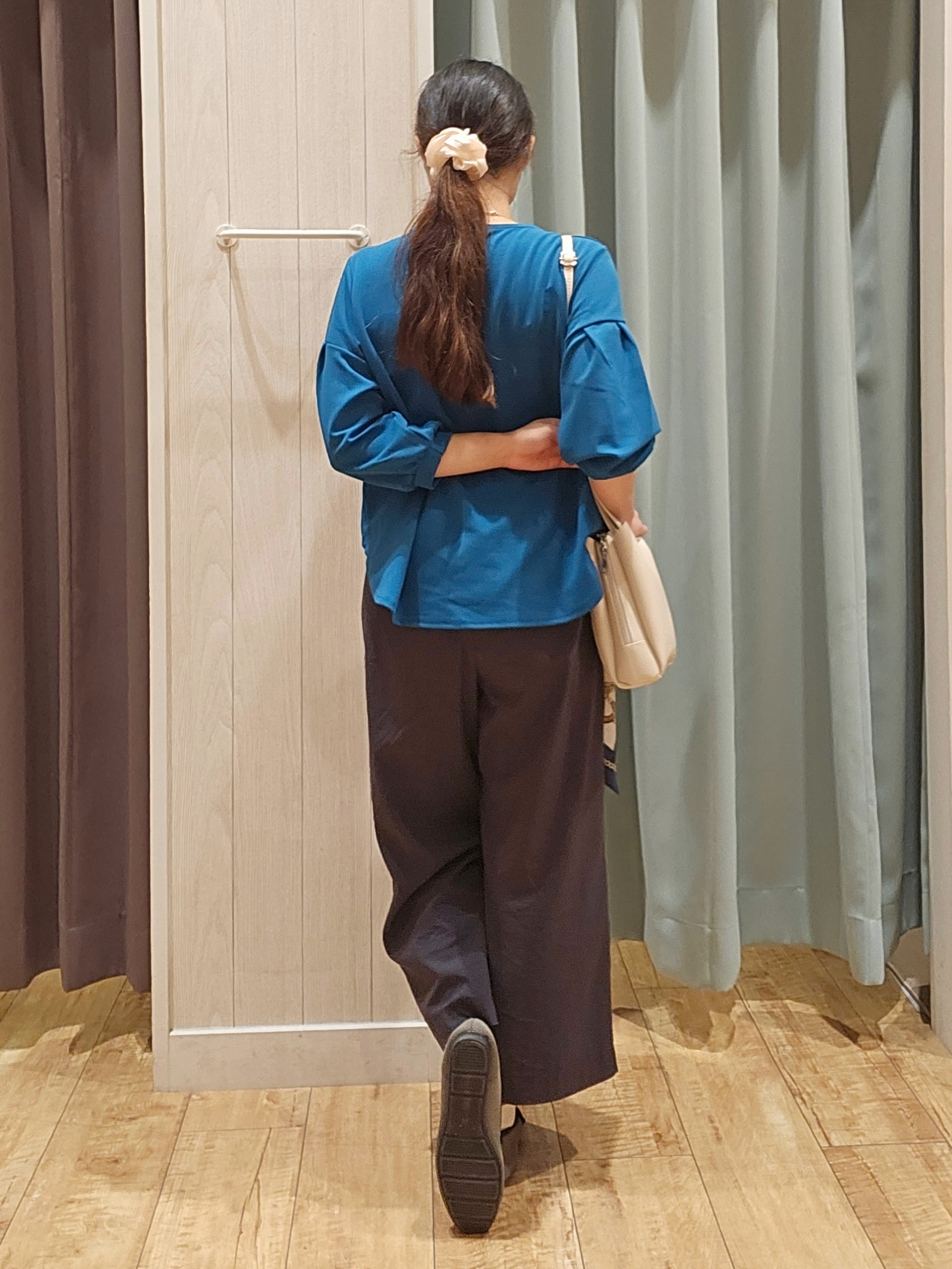 miyaさんの「SHOO･LA･RUE｜【着丈選べる/2点セット】ネックレス付き やわらか8分袖ブラウス」を使ったコーディネート