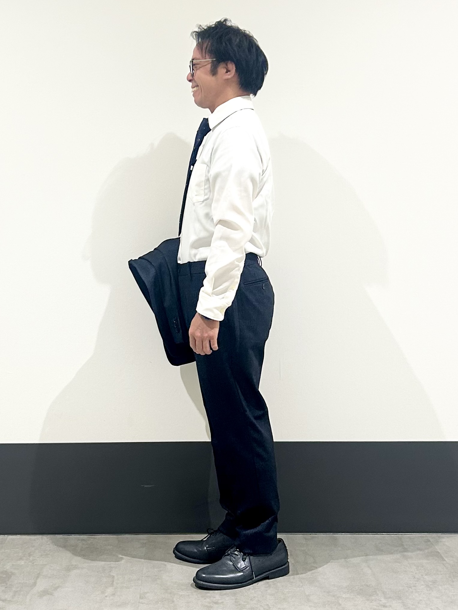 KENJI Iさんの「THE SHOP TK｜【洗濯機OK／セットアップ可】TRジャージー ストレッチジャケット」を使ったコーディネート