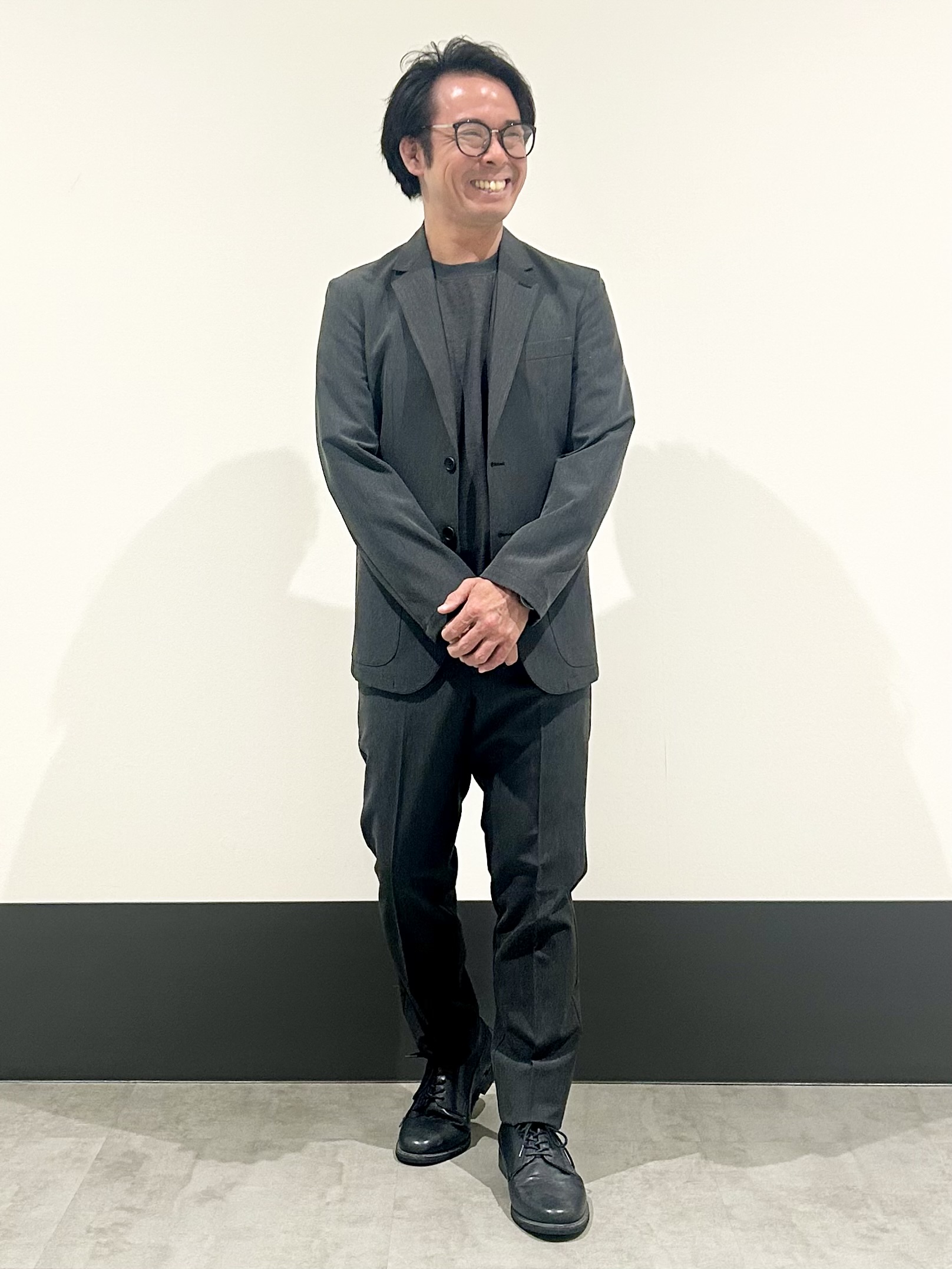 KENJI Iさんの「THE SHOP TK｜【ストレッチ／洗濯機OK／セットアップ可】デニムライク ジャケット」を使ったコーディネート