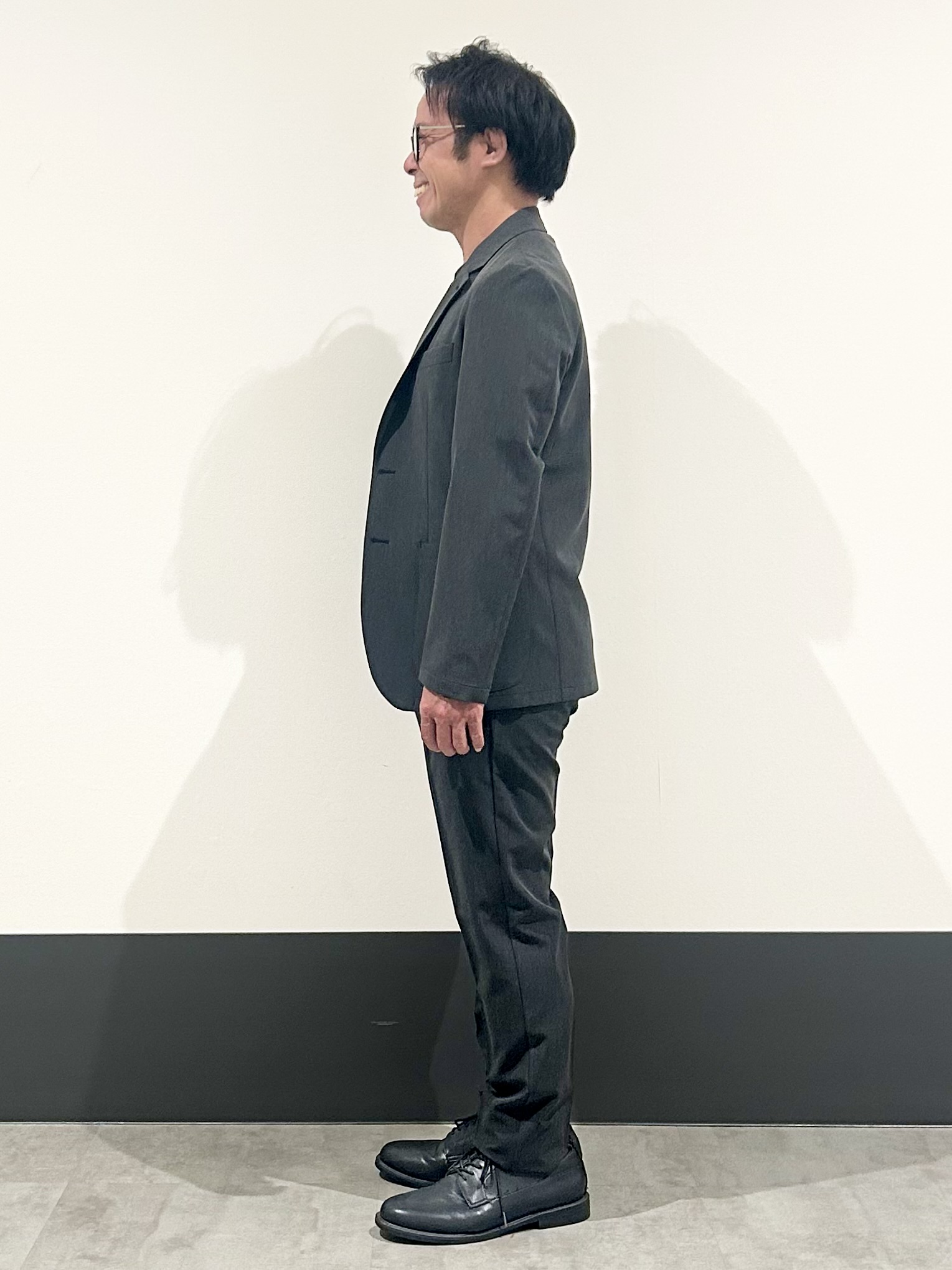 KENJI Iさんの「THE SHOP TK｜【ストレッチ／洗濯機OK／セットアップ可】デニムライク ジャケット」を使ったコーディネート